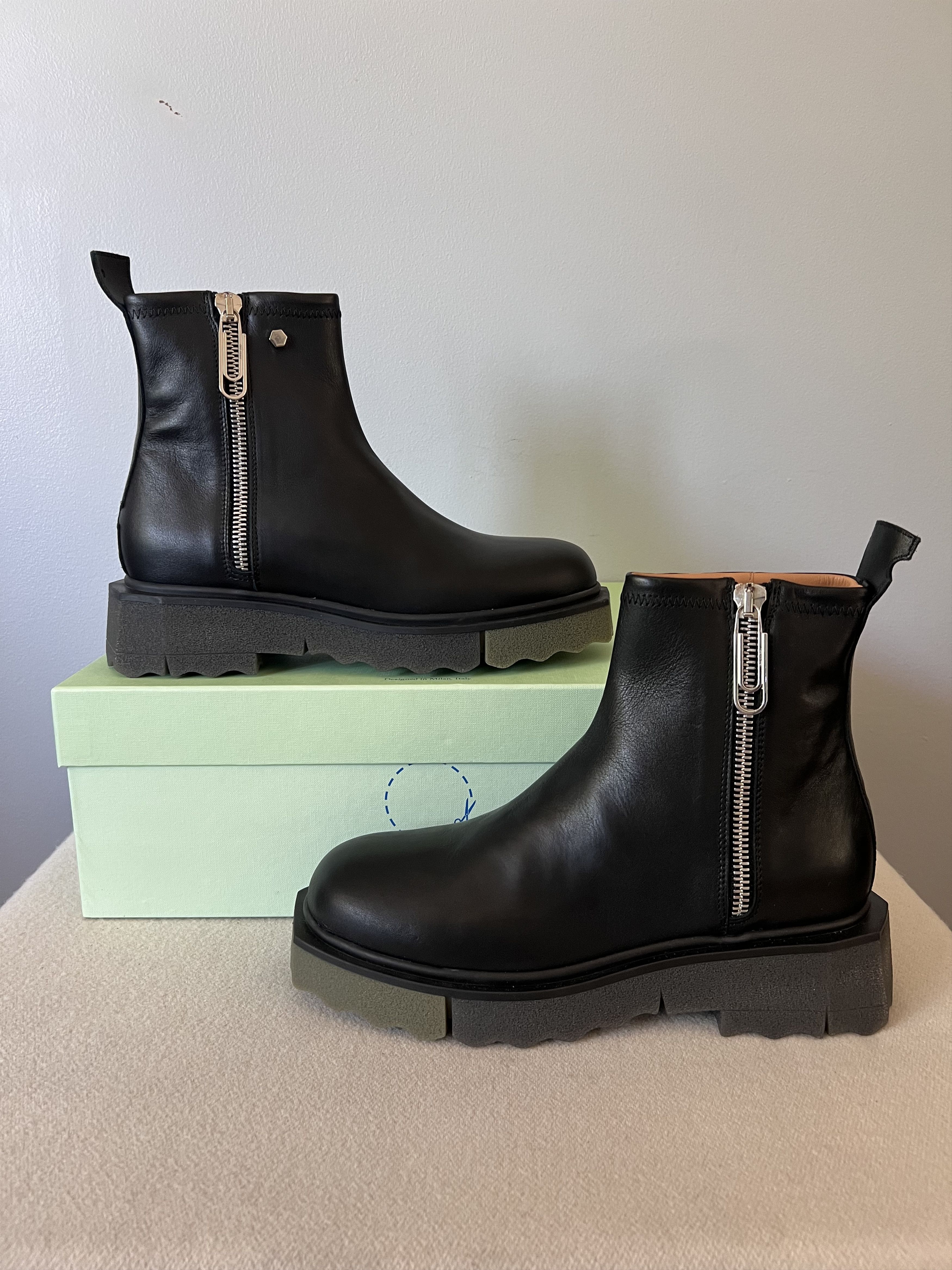 Off-White Off White Leather Sponge Zip Boots in Black Leather Size US 8 / EU 41 - 2 Thumbnail