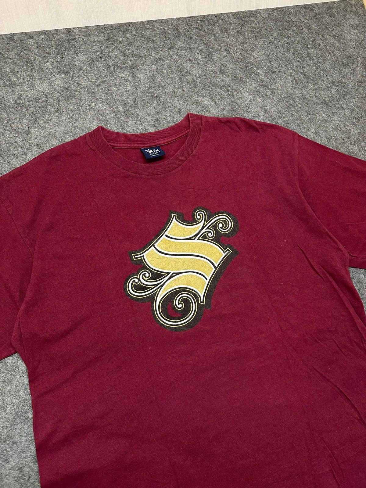 Stussy vintage 90s Stussy Old English t-shirt in burgundy. Size US L / EU 52-54 / 3 - 2 Thumbnail