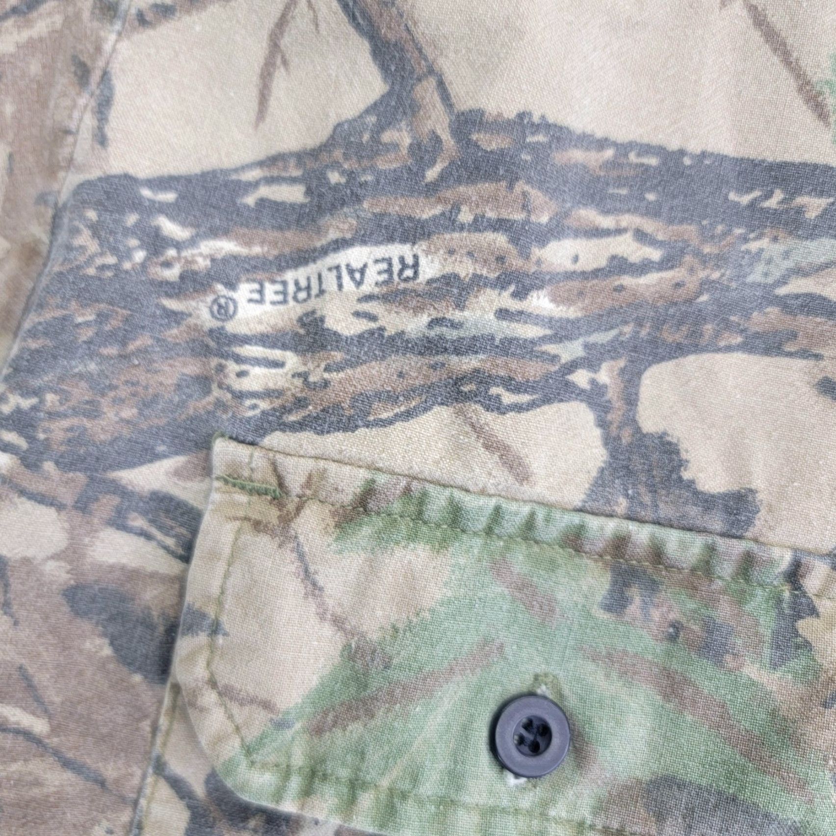 Realtree VINTAGE Sports Afield Shirt Mens Large Realtree Camouflage Cotton Made USA 90s Long Sleeve Button-Up with Pockets Brown/Gree n Mens Size US L / EU 52-54 / 3 - 2 Thumbnail