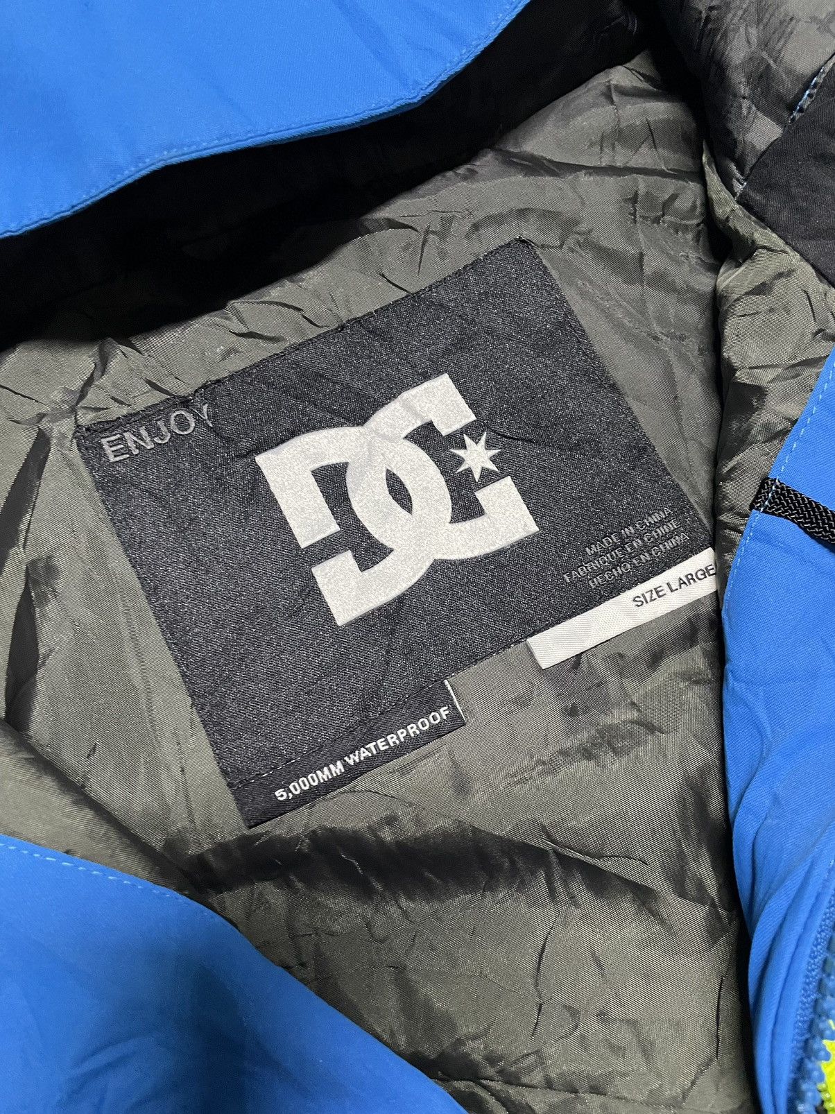 DC DC Outdoor 5000mm waterproof gropcore Windbreaker Jaket Size US L / EU 52-54 / 3 - 4 Thumbnail
