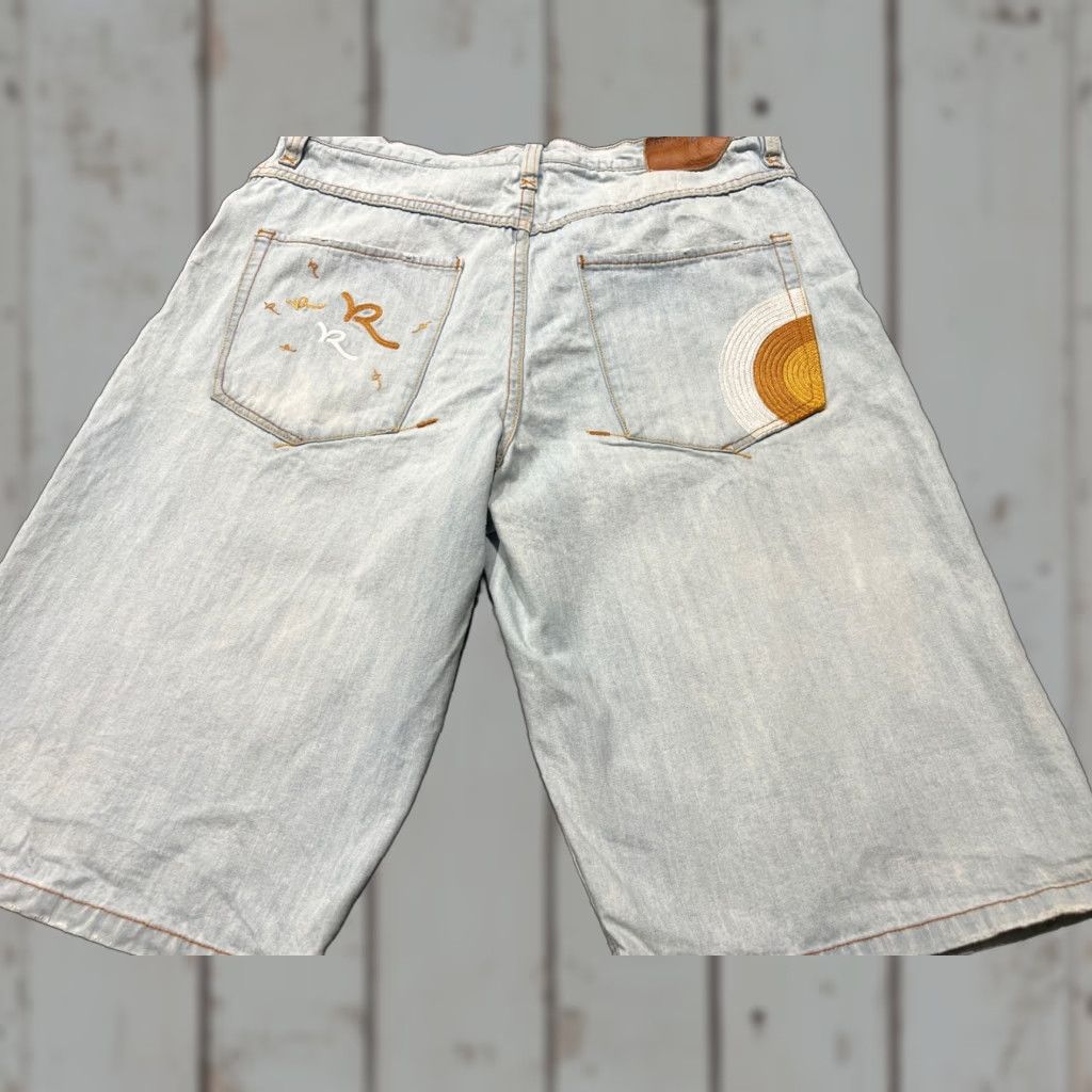 Rocawear VINTAGE Rocawear Bermuda Shorts Mens 38 Light Denim Baggy 90s Grunge Blue Cotton Polyester Embroidered Casual Mens Size US 38 / EU 54 - 1 Thumbnail