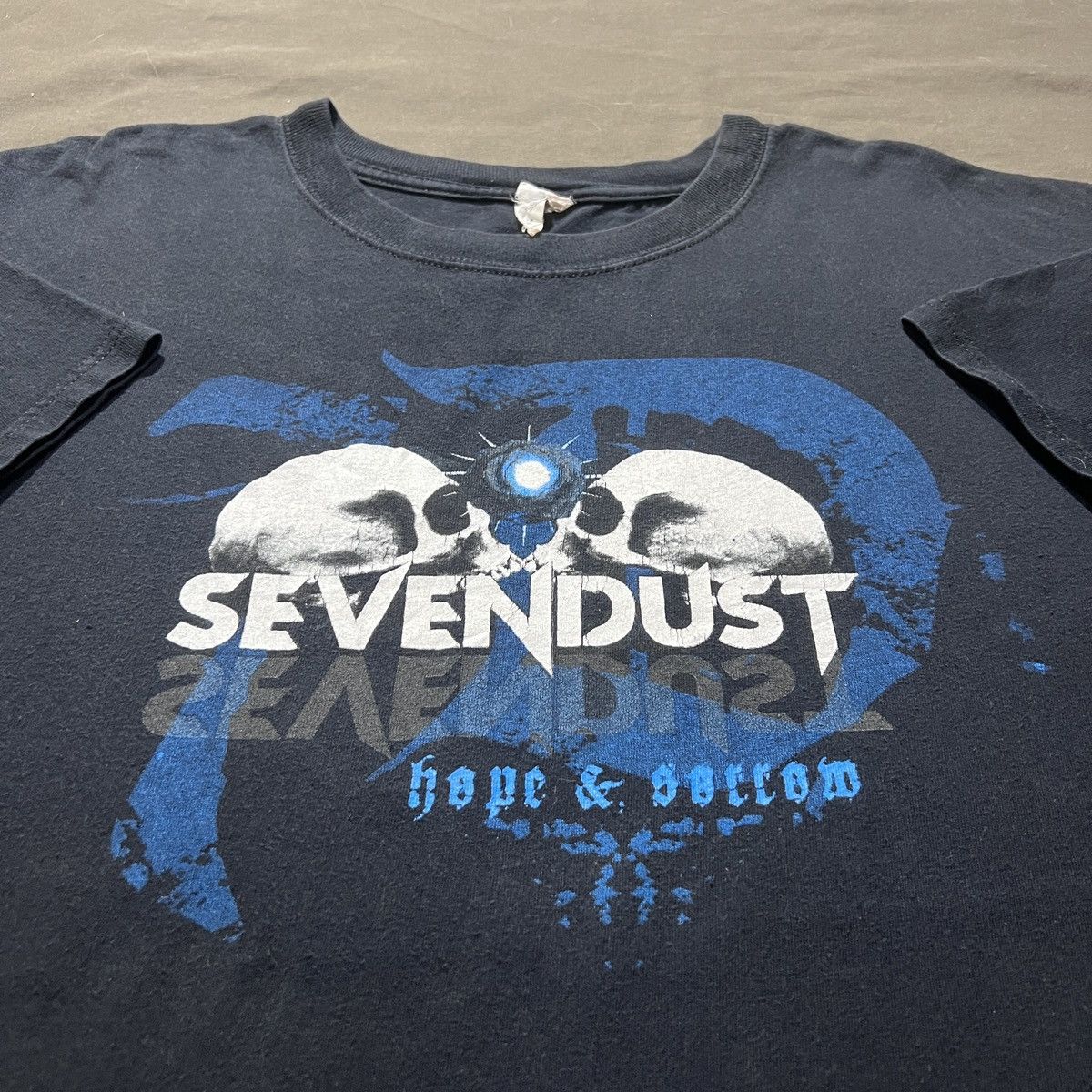 Band Tees Vintage Y2K Sevendust Nu metal Promo Tour Tee 2XL oversized Size US XXL / EU 58 / 5 - 6 Thumbnail