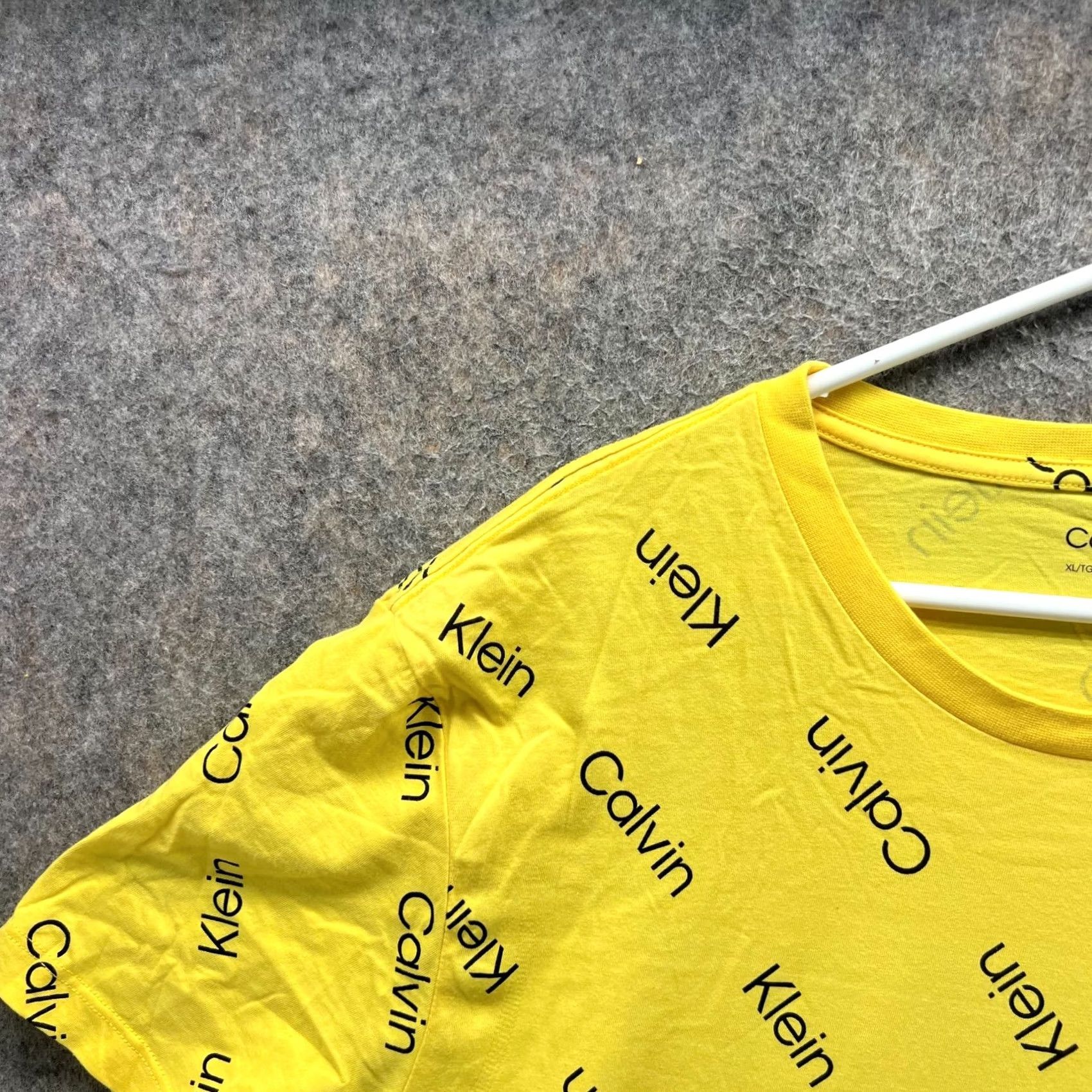 Calvin Klein Calvin Klein Shirt XL Mens Yellow All Over Logo Print Short Sleeve Tee Size US XL / EU 56 / 4 - 6 Thumbnail