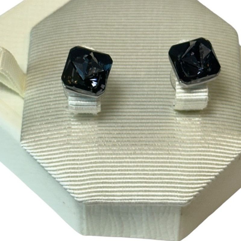 Swarovski Swarovski Ortyx stud earrings Pyramid cut, Gray Size ONE SIZE - 7 Thumbnail