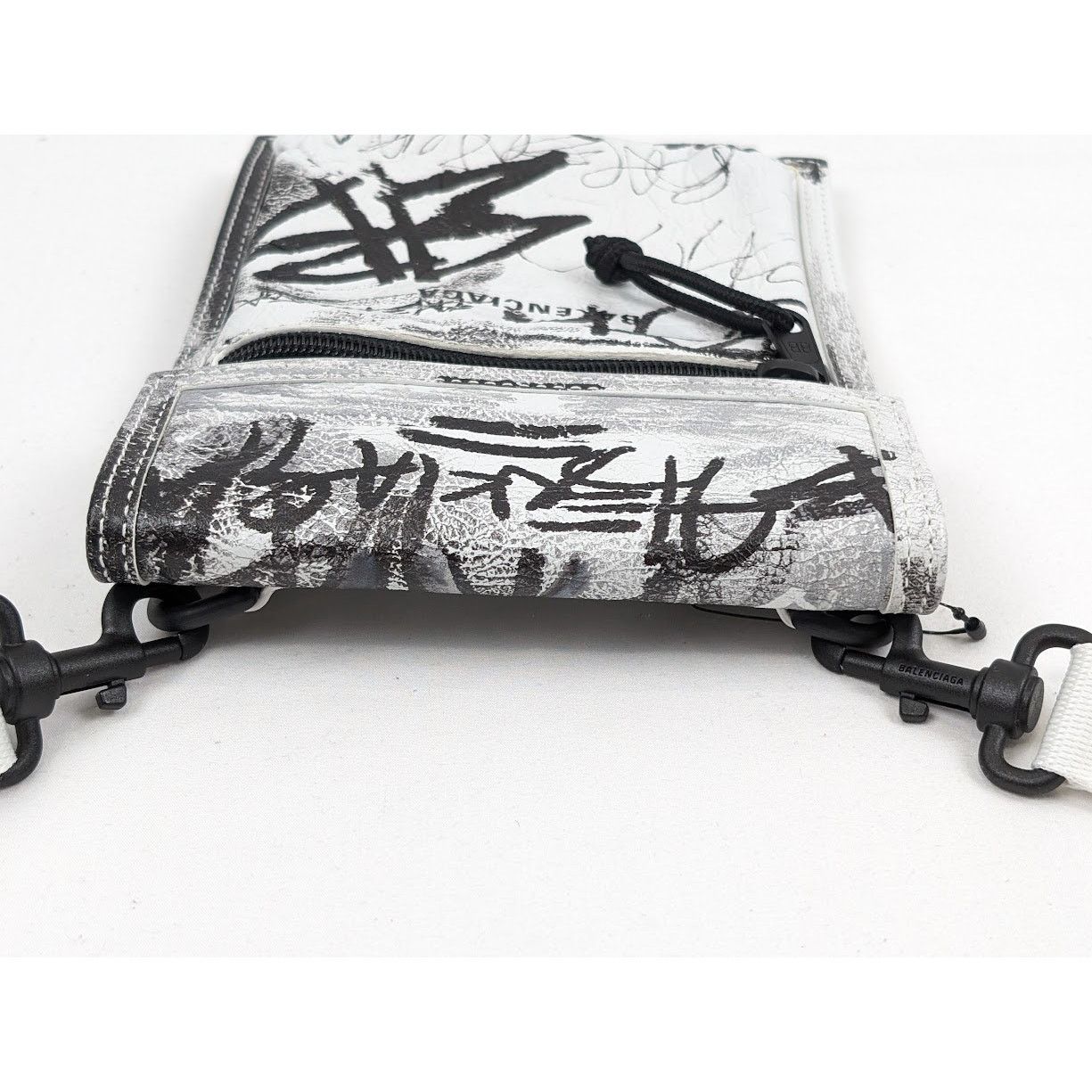 Balenciaga o1rshd1 Q:2 / Size: OS / Explorer Small Pouch Strap Graffiti Size ONE SIZE - 6 Thumbnail