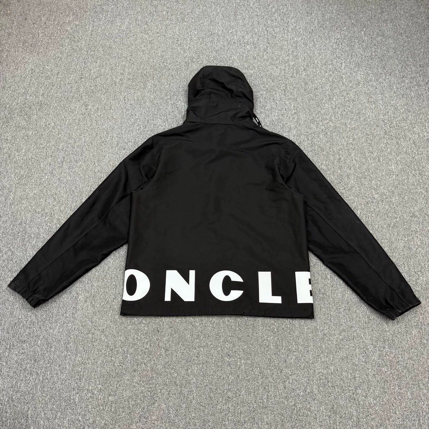Moncler Moncler black nylon printed jacket size 3 Size US L / EU 52-54 / 3 - 2 Thumbnail