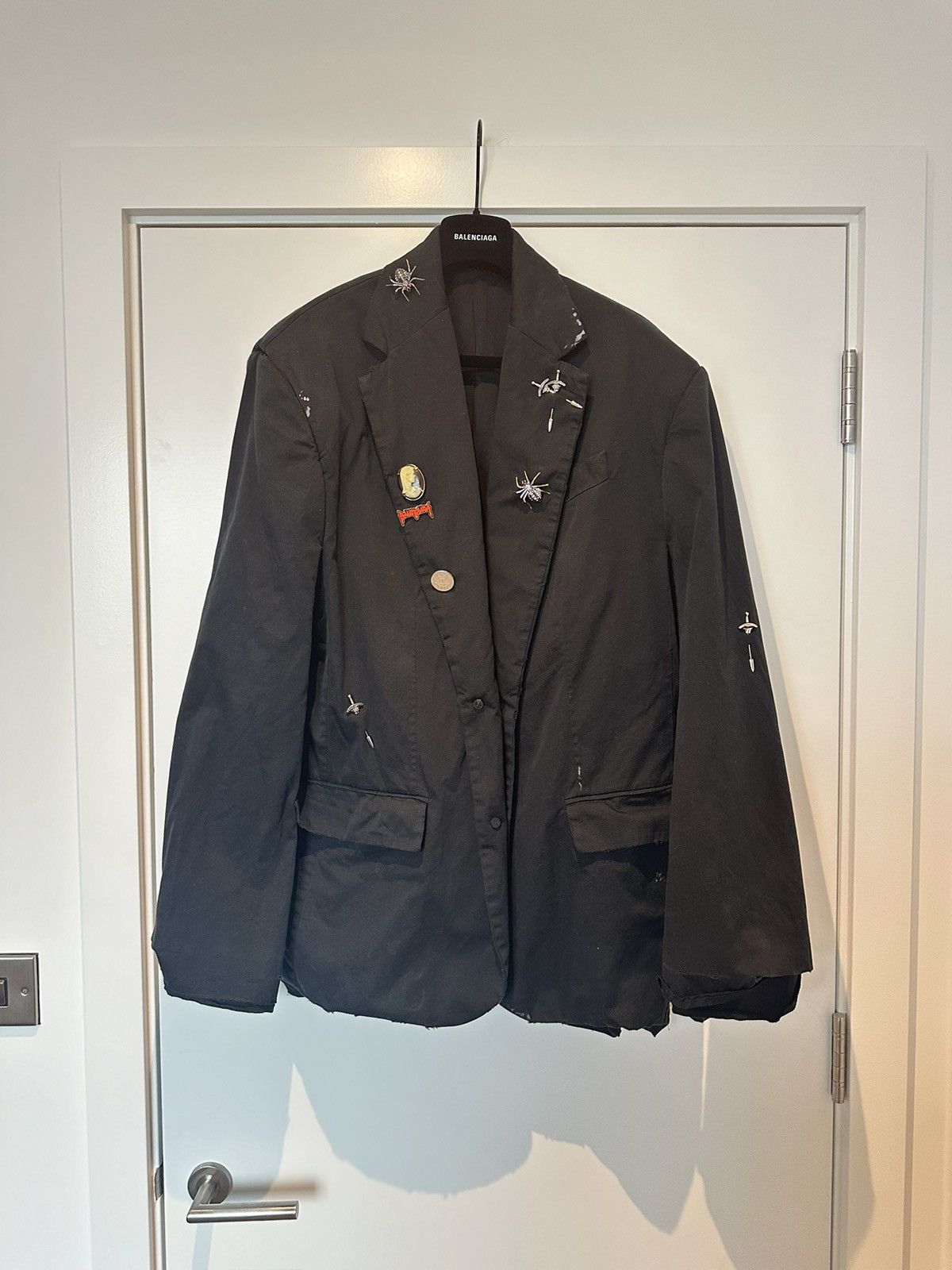 Balenciaga brooch destroyed Jacket - Outerwear 
