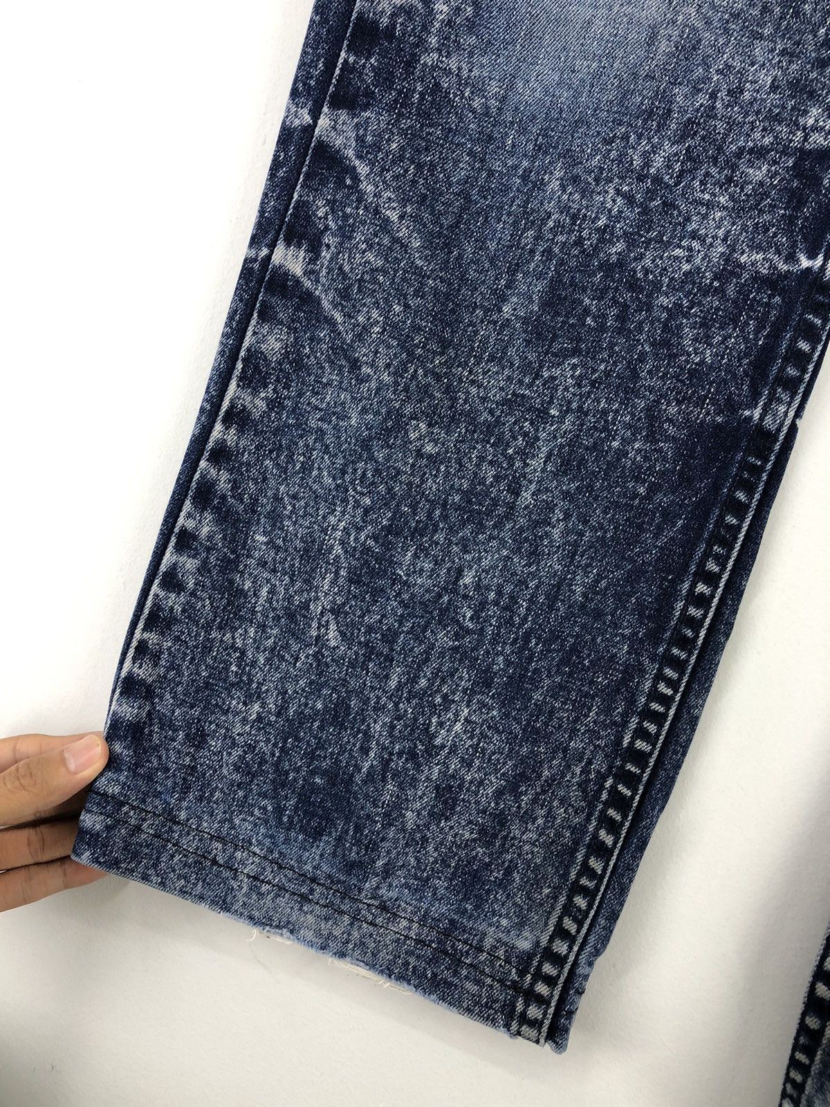 Japanese Brand Japanese Brand Chil Deric ll Distressed Faded Blue Jeans Size US 32 / EU 48 - 14 Thumbnail