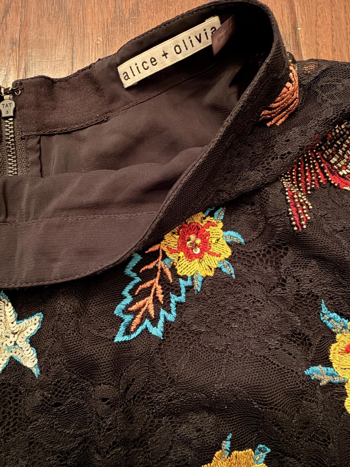 Other Alice + Olivia Beaded Embellished Birds Embroidered Skirt Size 26" / US 2 / IT 38 - 3 Thumbnail