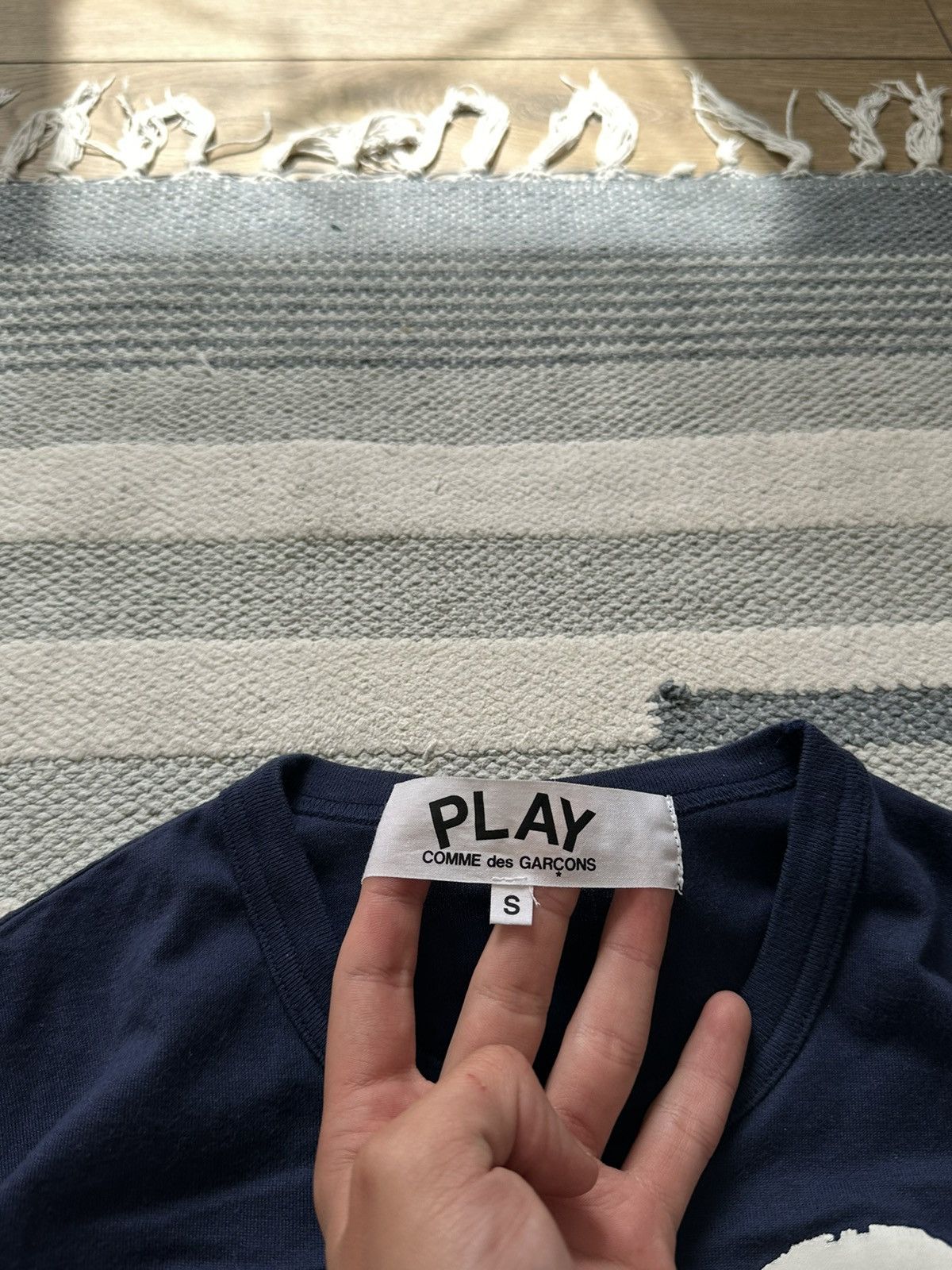 Comme des Garcons × Japanese Brand × Vintage Vintage Play Comme des &Garcons tee MADE IN JAPAN 🇯🇵 Size US S / EU 44-46 / 1 - 5 Thumbnail