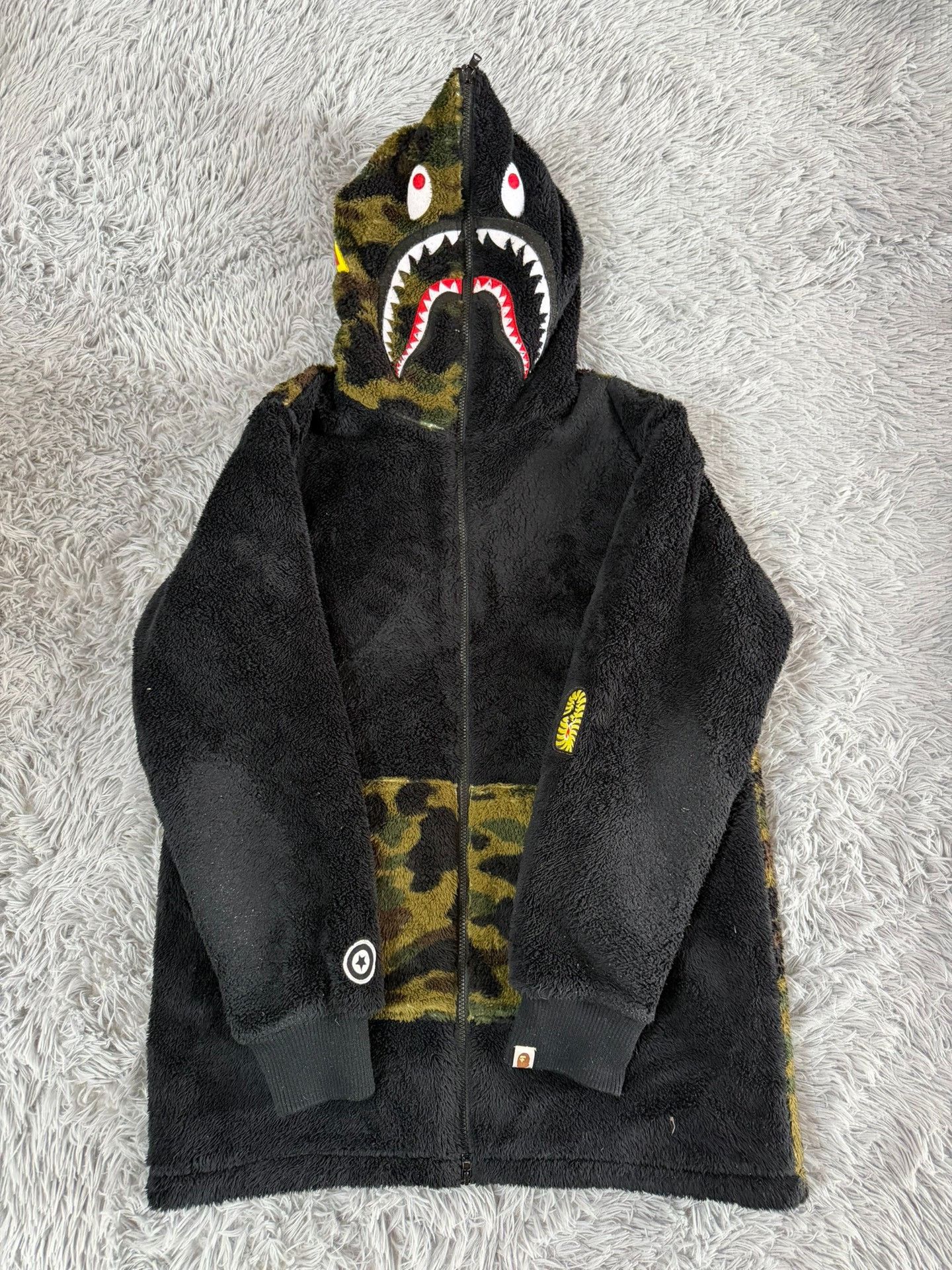 Bape Bape Fleece Shark Light Jacket xl Men Size US XL / EU 56 / 4 - 1 Thumbnail
