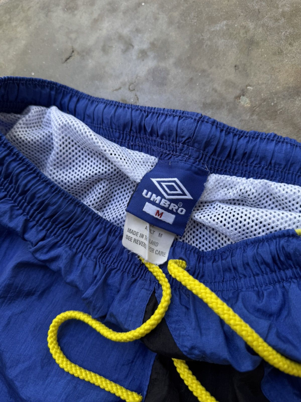 Umbro Vintage 90s Umbro Soccer Shorts Size US 32 / EU 48 - 3 Thumbnail