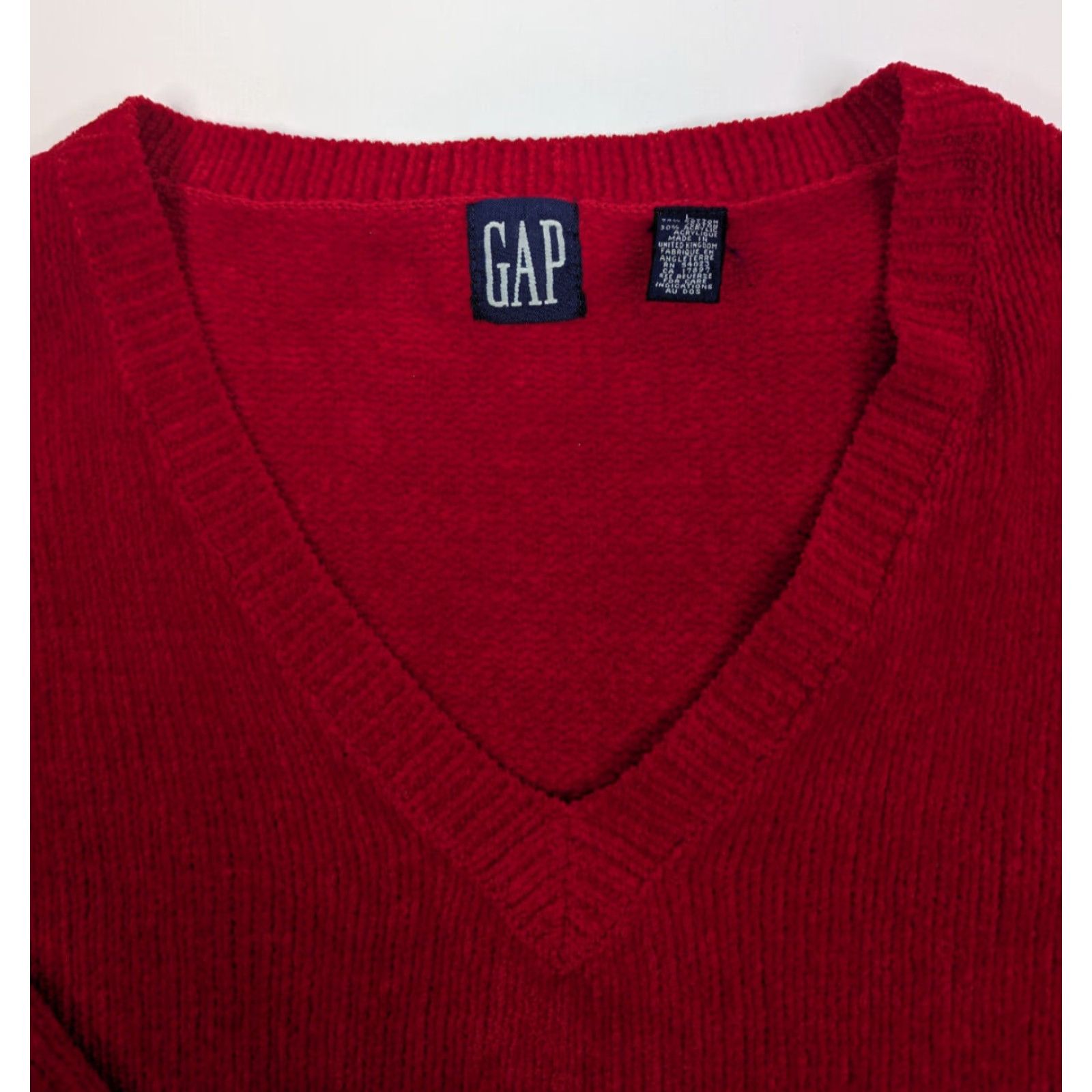 Gap VINTAGE Gap V-Neck Sweater Mens Large Red Heavy Long Sleeve United Kingdom Men's Pullover Knitted Knit Classic Outdoor Capable? Size US L / EU 52-54 / 3 - 7 Thumbnail