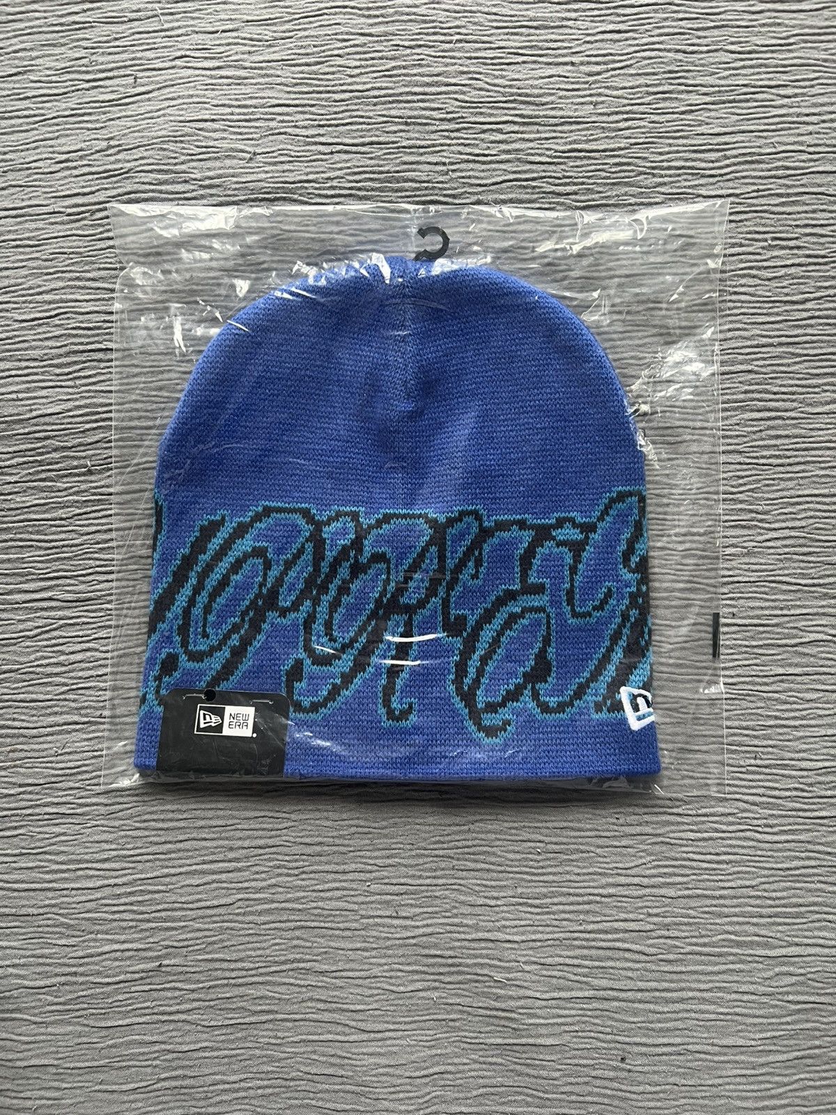 Supreme Supreme New Era Cursive Beanie Size ONE SIZE - 1 Thumbnail