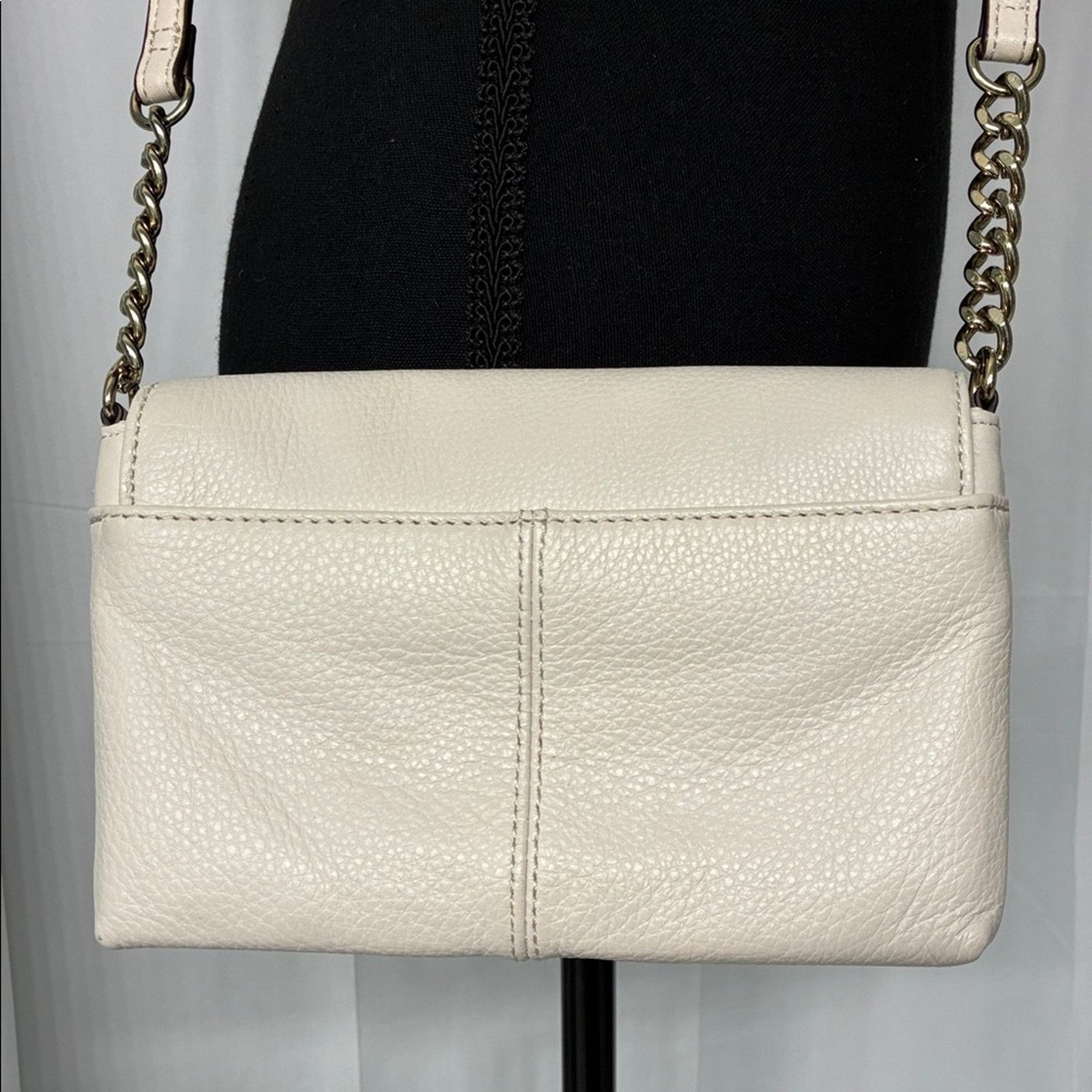 Calvin Klein Y2K Vintage Calvin Klein Cream Leather Crossbody Size ONE SIZE - 5 Thumbnail