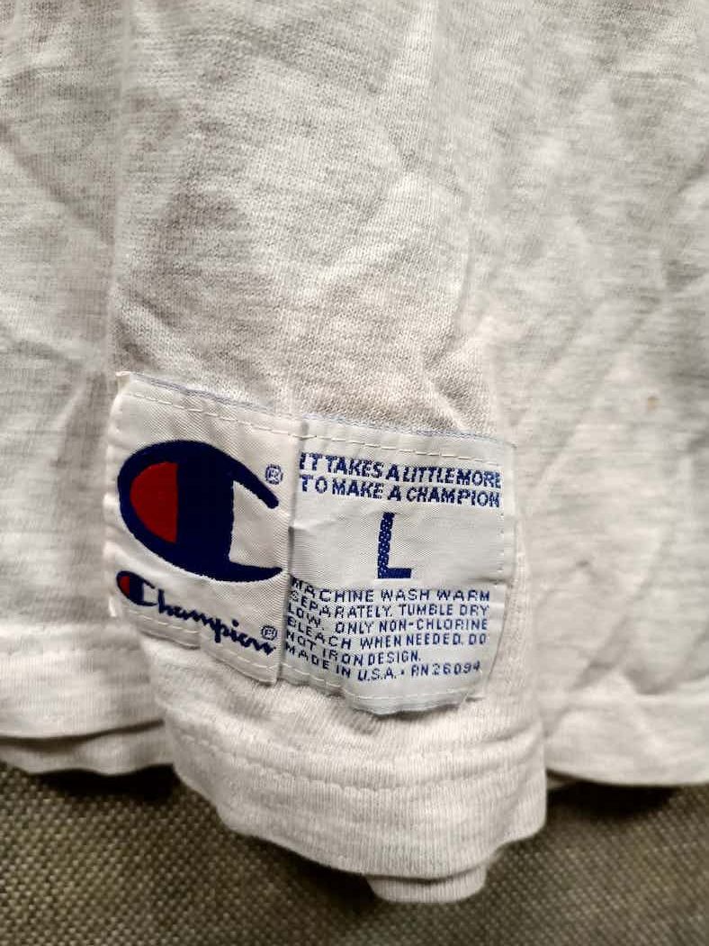 Champion vintage 90s sleeveless champion chicago bulls Size US L / EU 52-54 / 3 - 3 Thumbnail