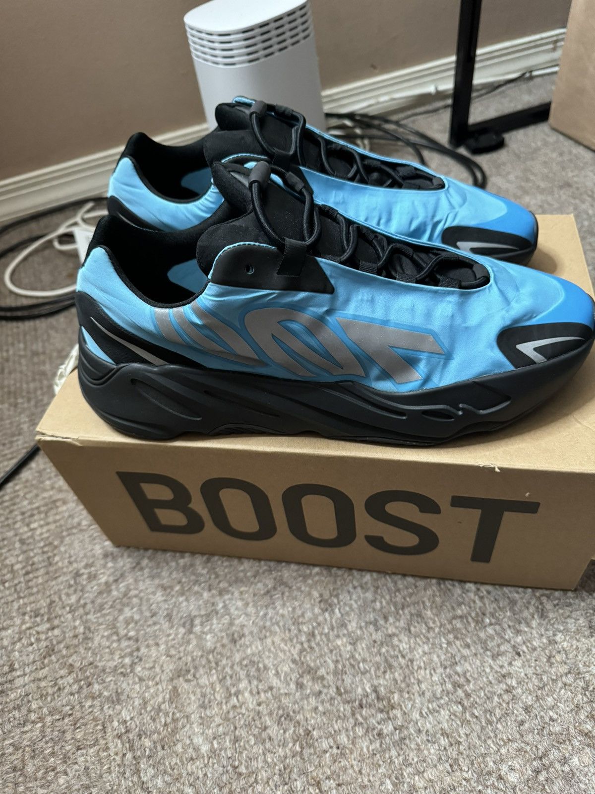 Other Yeezy 700s Size 12.5 Size US 12.5 / EU 45-46 - 1 Thumbnail
