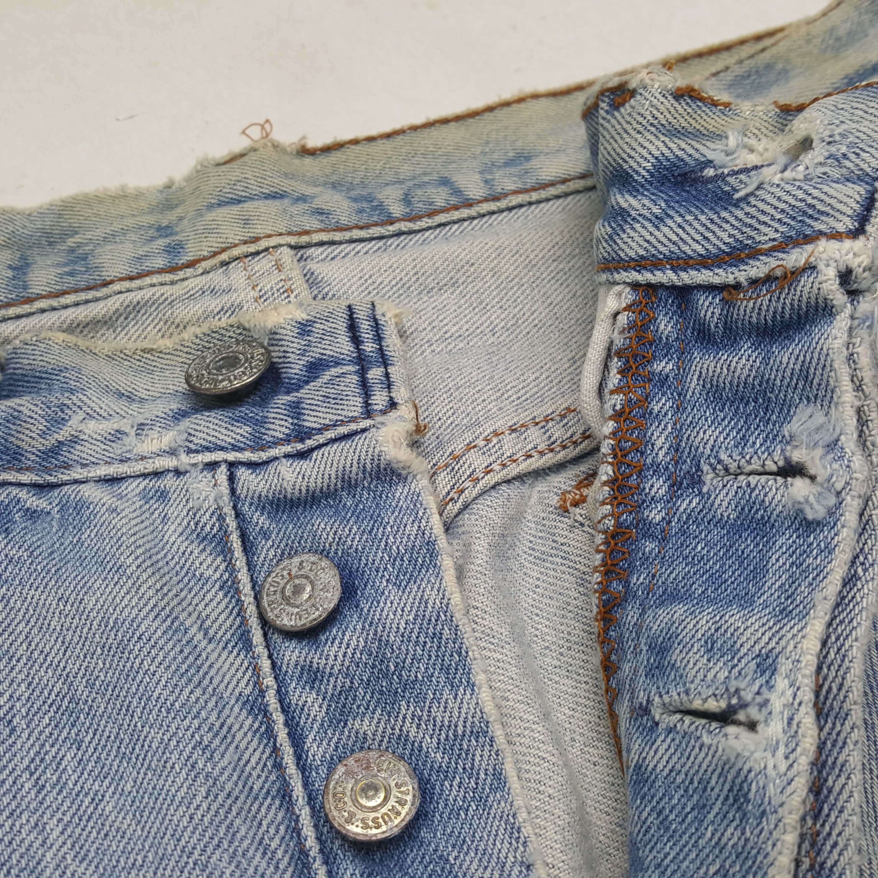 Levi's Vintage Levi's Kurt Cobain Style Distressed Jeans RR20 Size US 30 / EU 46 - 12 Thumbnail