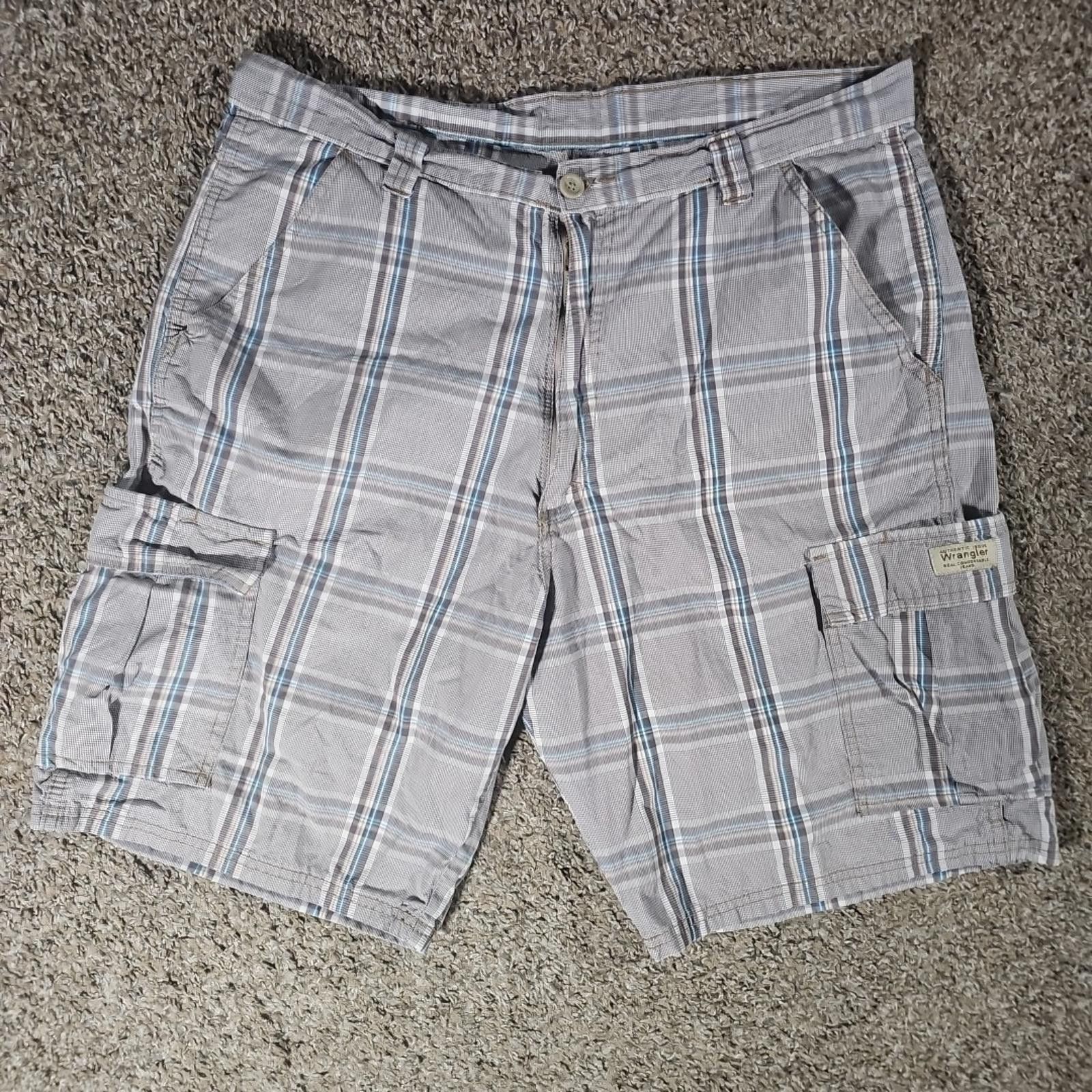 Wrangler Wrangler Sz 36 Gray Blue Windowpane Cargo Shorts Size US 36 / EU 52 - 2 Thumbnail