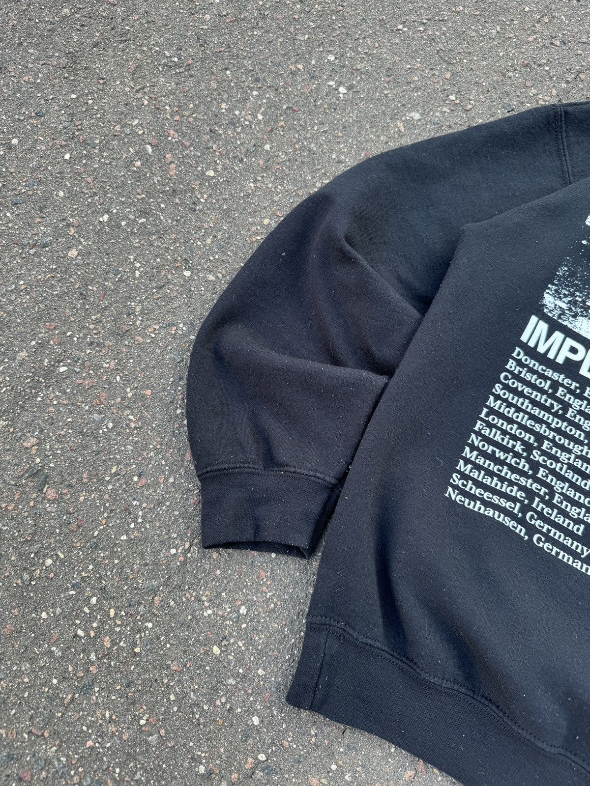 Band Tees VINTAGE THE KILLERS IMPLODING THE MIRAGE HOODIE TOUR 2022 Size US M / EU 48-50 / 2 - 8 Thumbnail