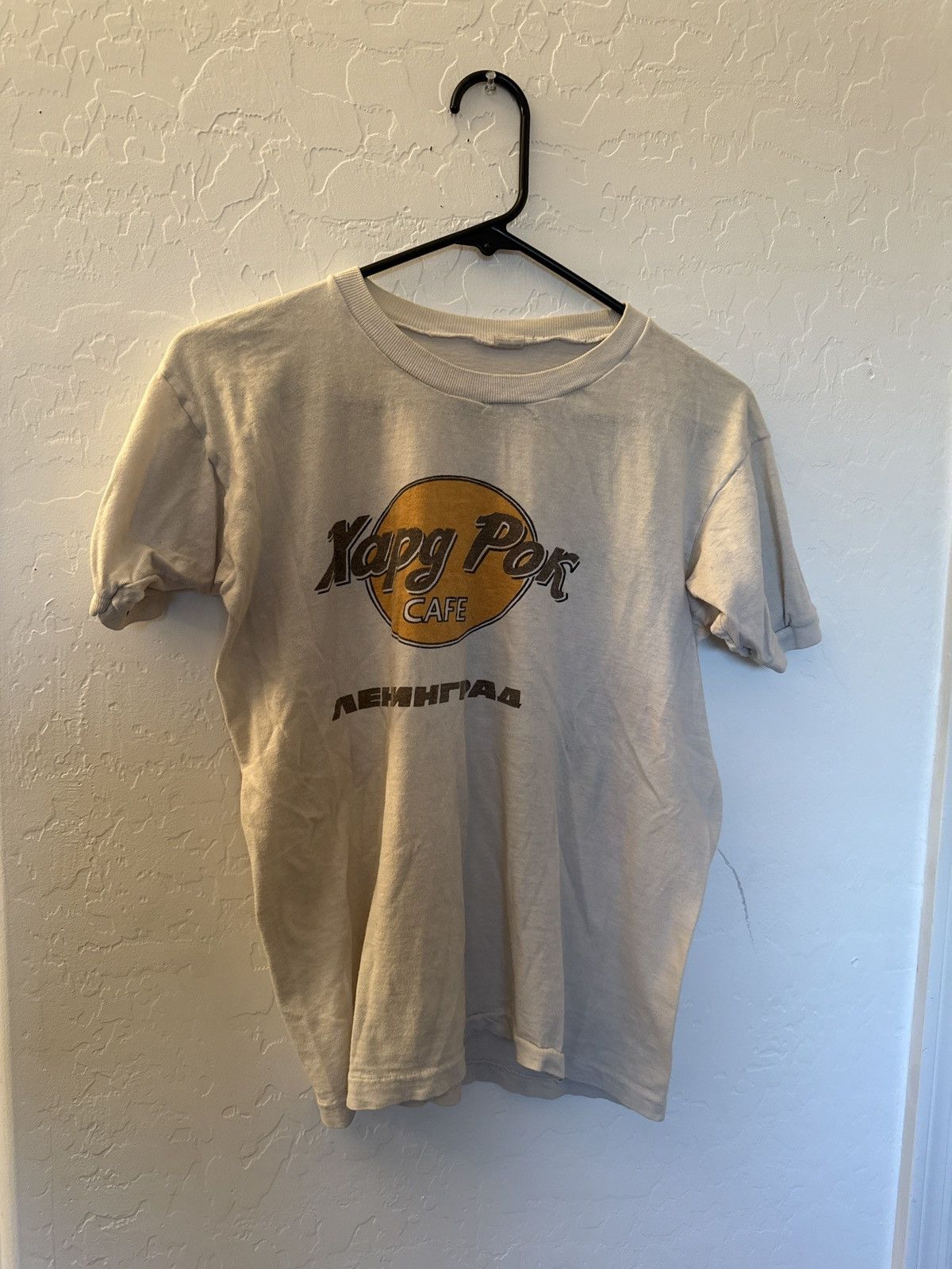 Vintage Vintage Hard Rock Hotel T Shirt Size US M / EU 48-50 / 2 - 1 Thumbnail