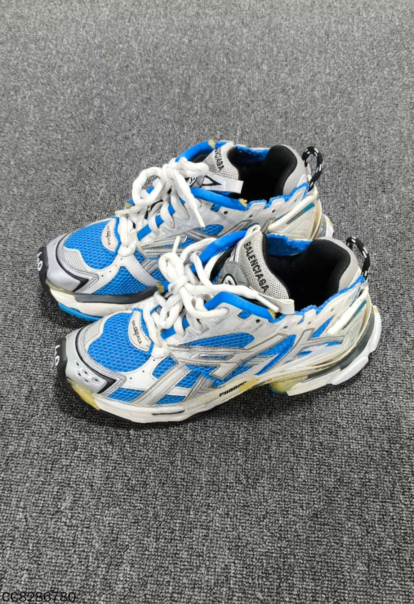 Balenciaga Balenciaga Blue White Runner Sneakers 40 Size US 7 / EU 40 - 1 Thumbnail