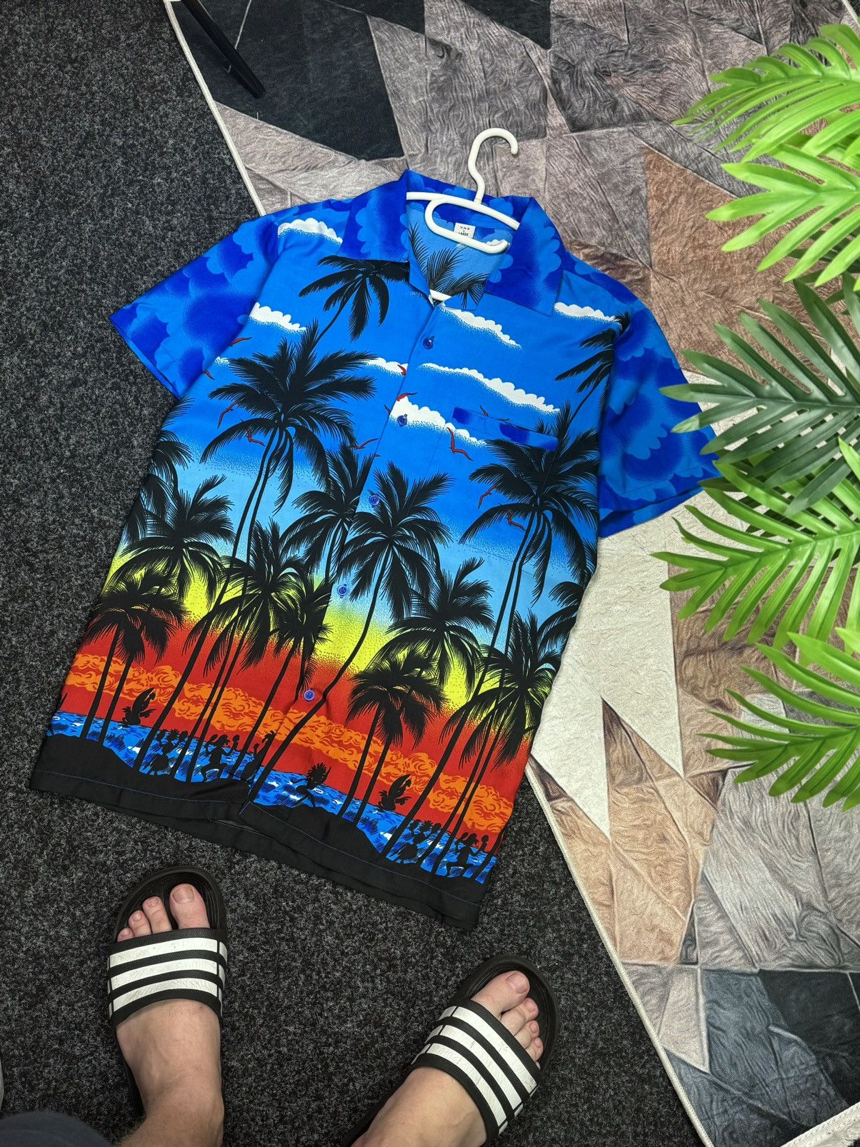 Vintage Vintage Hawaiian Shirt style dries van noten size L Size US L / EU 52-54 / 3 - 12 Thumbnail