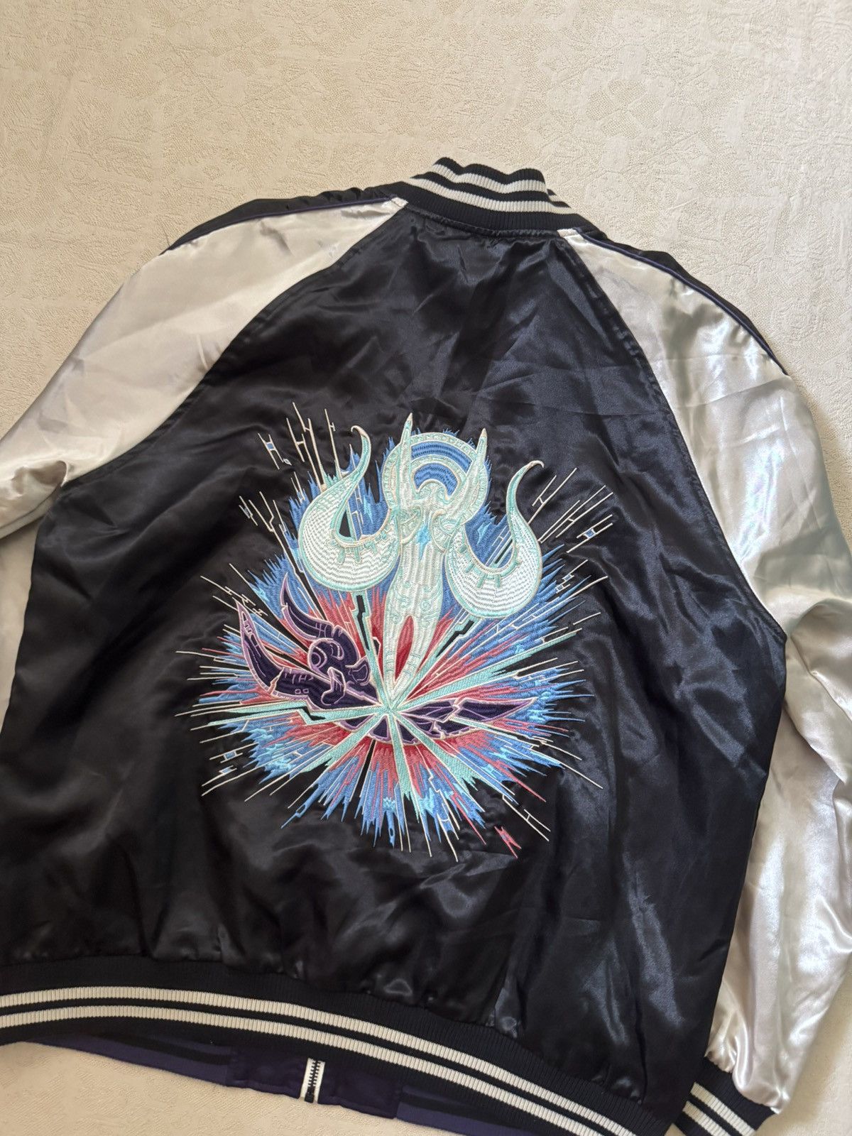 Other Rare Final Fantasy XIV Hydaelyn & Zodiark Reversible Sukajan Size US M / EU 48-50 / 2 - 7 Thumbnail