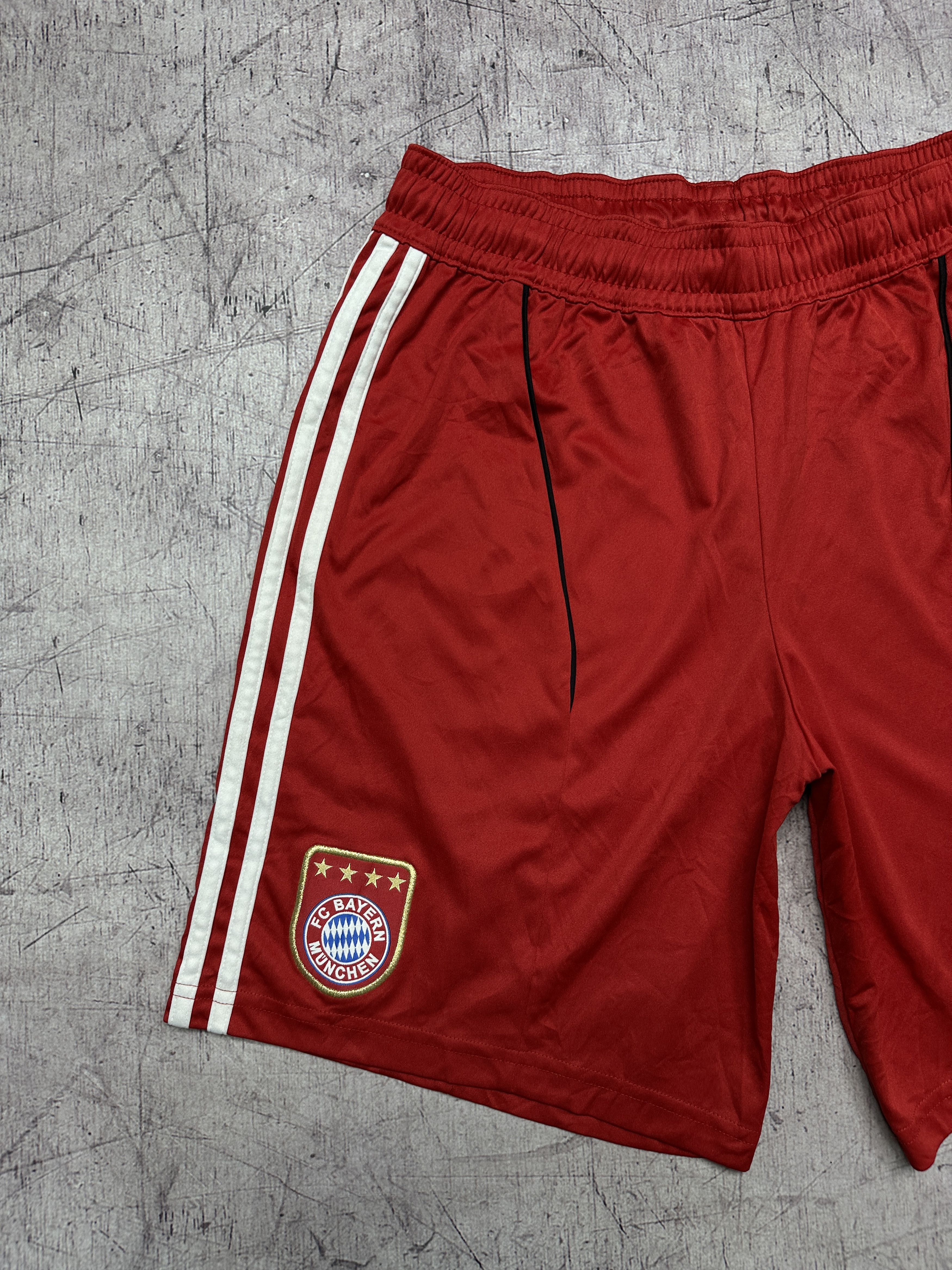 Adidas Adidas Manchester United Vintage Mens Shorts Size US 32 / EU 48 - 2 Thumbnail