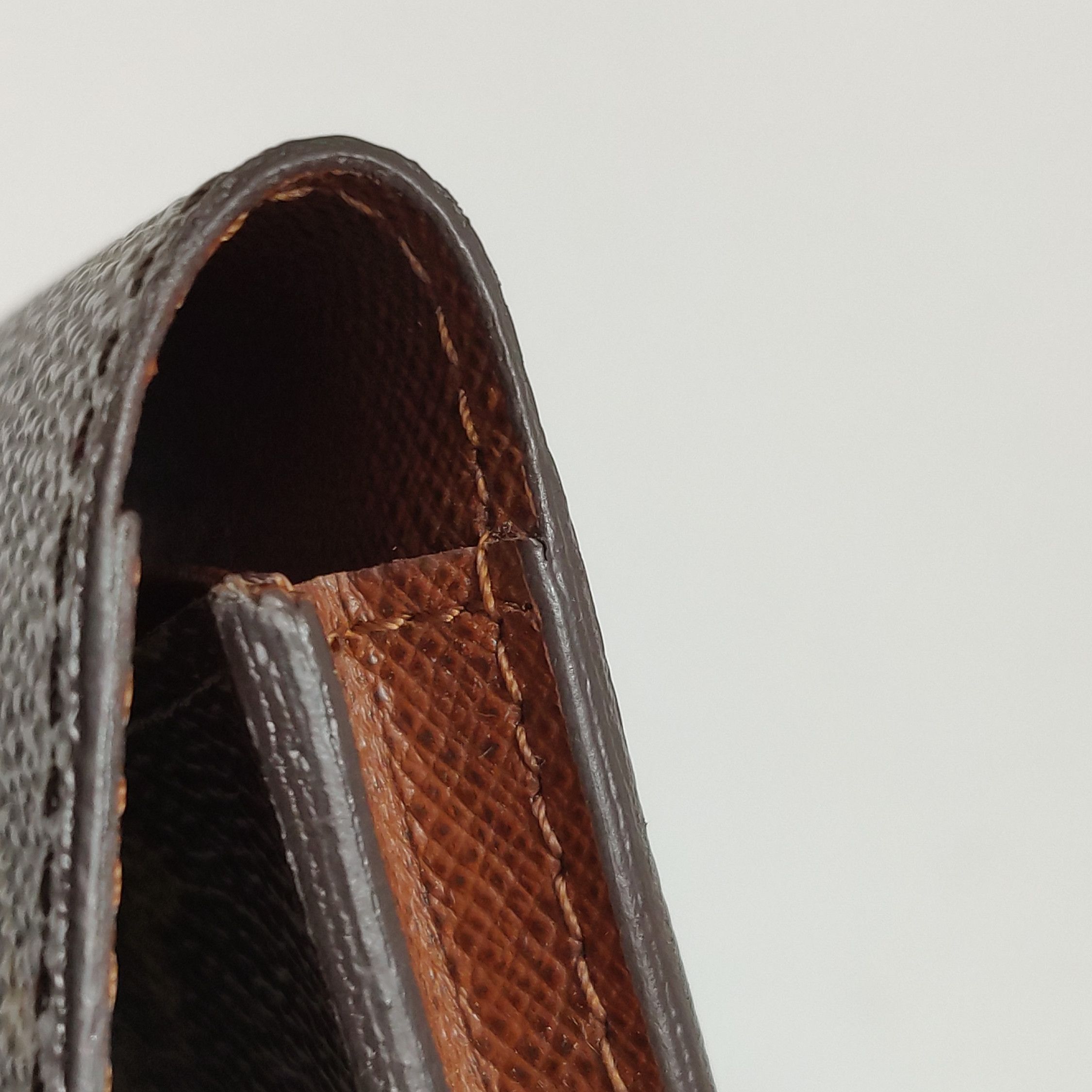 Louis Vuitton Louis Vuitton (LV) Cowhide Monogram Print Card Holder -y250 Size ONE SIZE - 9 Thumbnail