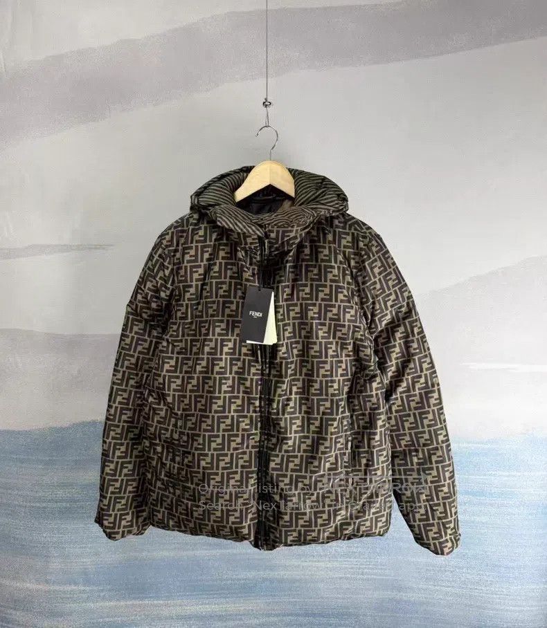 Fendi Brown double-sided wear hooded down jacket with full