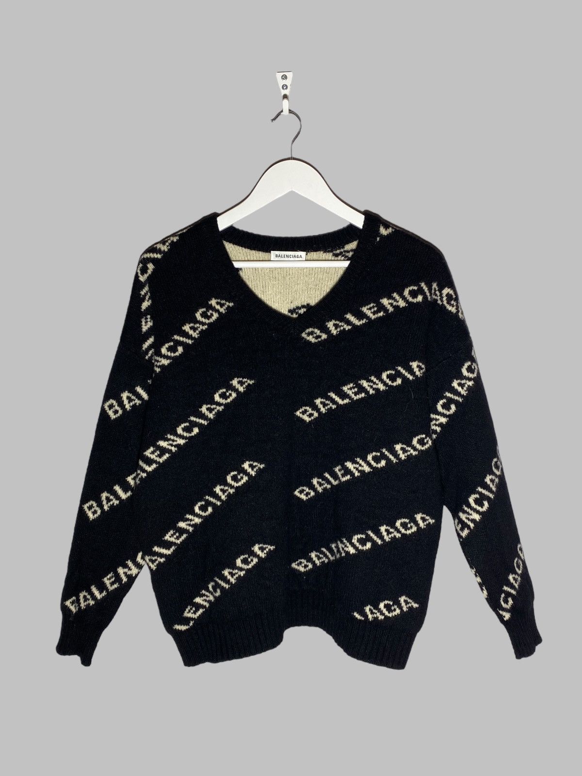 Balenciaga 🔥 BALENCIAGA LOGO KNIT SWEATER ITALY PREFALL 17 VTG VIBES Size XS / US 0-2 / IT 36-38 - 1 Thumbnail