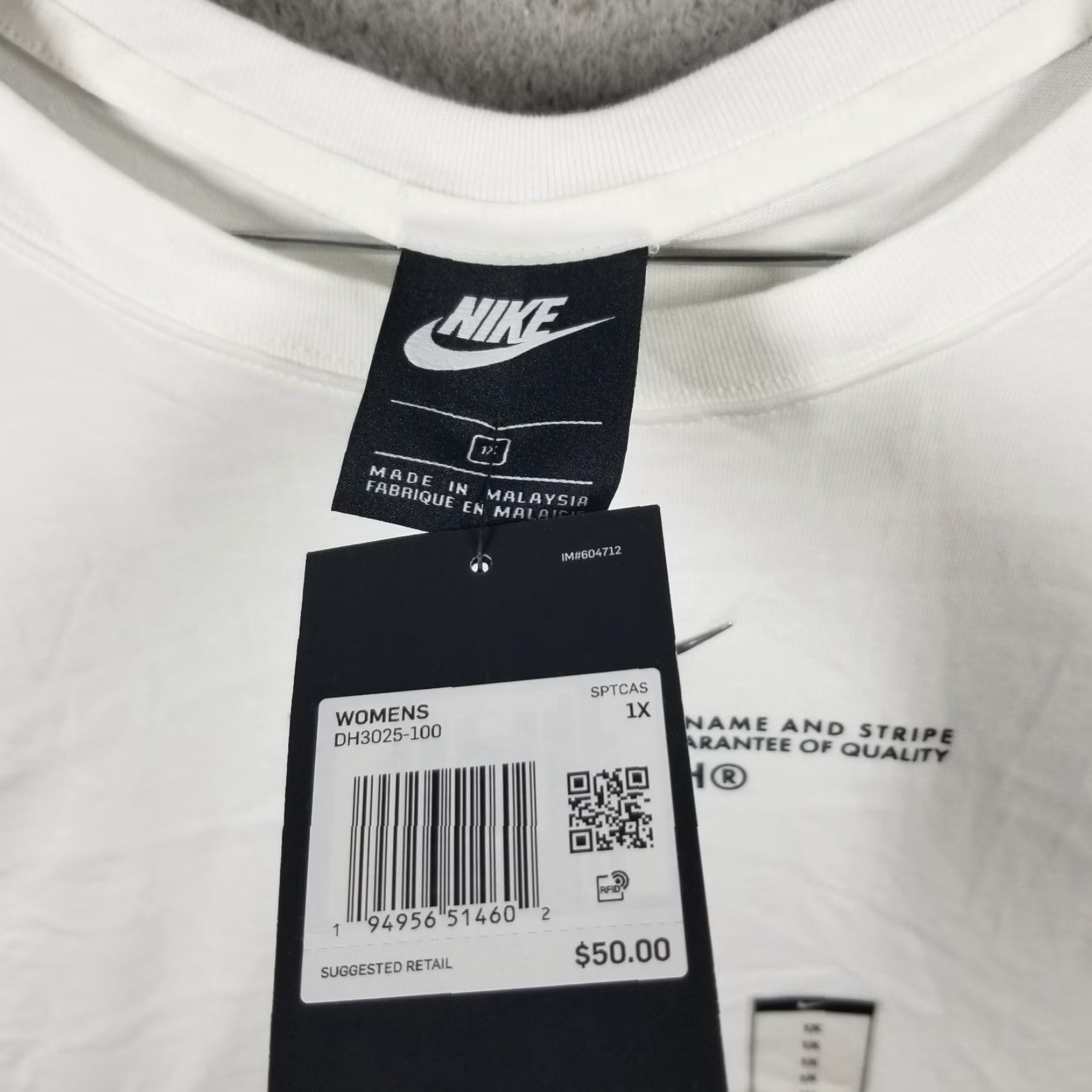 Nike Nike Women's Big Swoosh Shirt 1X Baggy Loose Fit White DH3025-100 NEW Size XL / US 12-14 / IT 48-50 - 3 Thumbnail