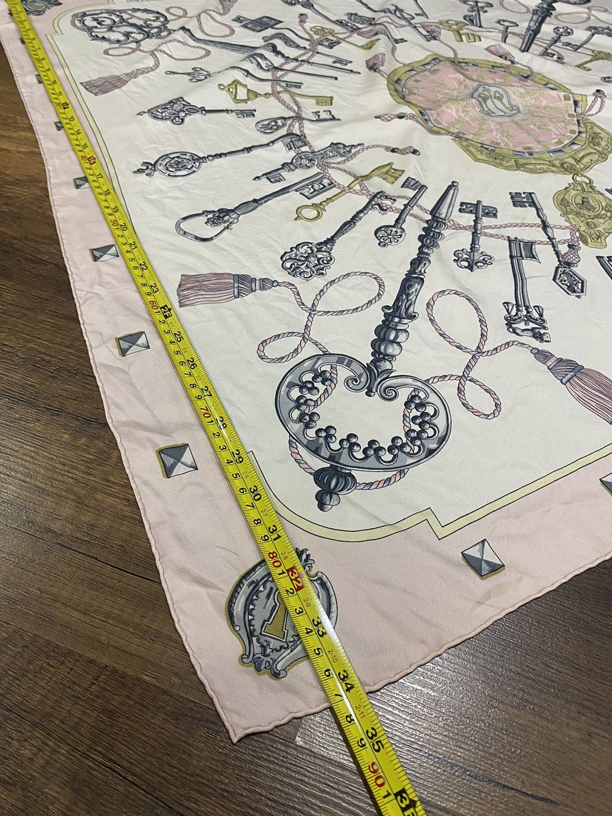 Hermes Authentic Vintage Hermes Scarf 100% Silk Size ONE SIZE - 13 Thumbnail
