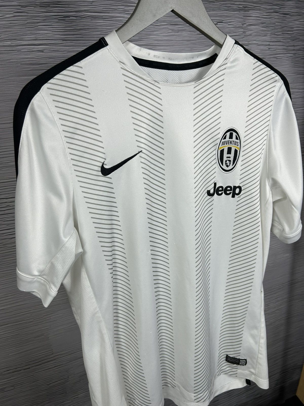 Nike Nike Juventus 14-15 Jersey T-Shirt Size L Size US L / EU 52-54 / 3 - 3 Thumbnail