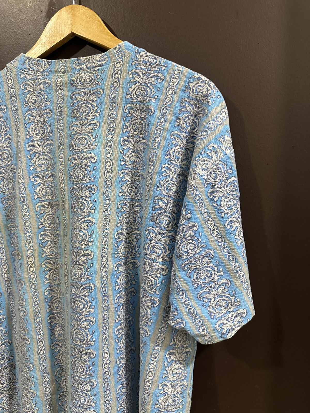 Vintage Vintage 1990 Local Motion Surf Tribal Patterned Tee Size US XL / EU 56 / 4 - 10 Thumbnail