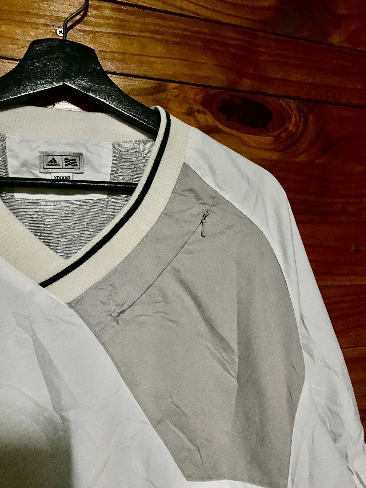 Adidas Vintage Adidas White Windbreaker Pullover Japan Edition Size US L / EU 52-54 / 3 - 6 Thumbnail