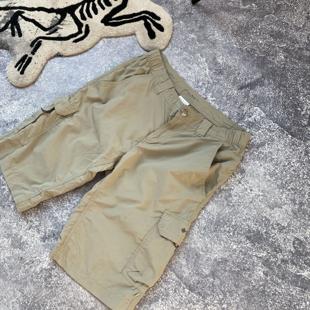 Columbia Men’s Columbia Small logo Cargo outdoor shorts Size US 32 / EU 48 - 2 Thumbnail