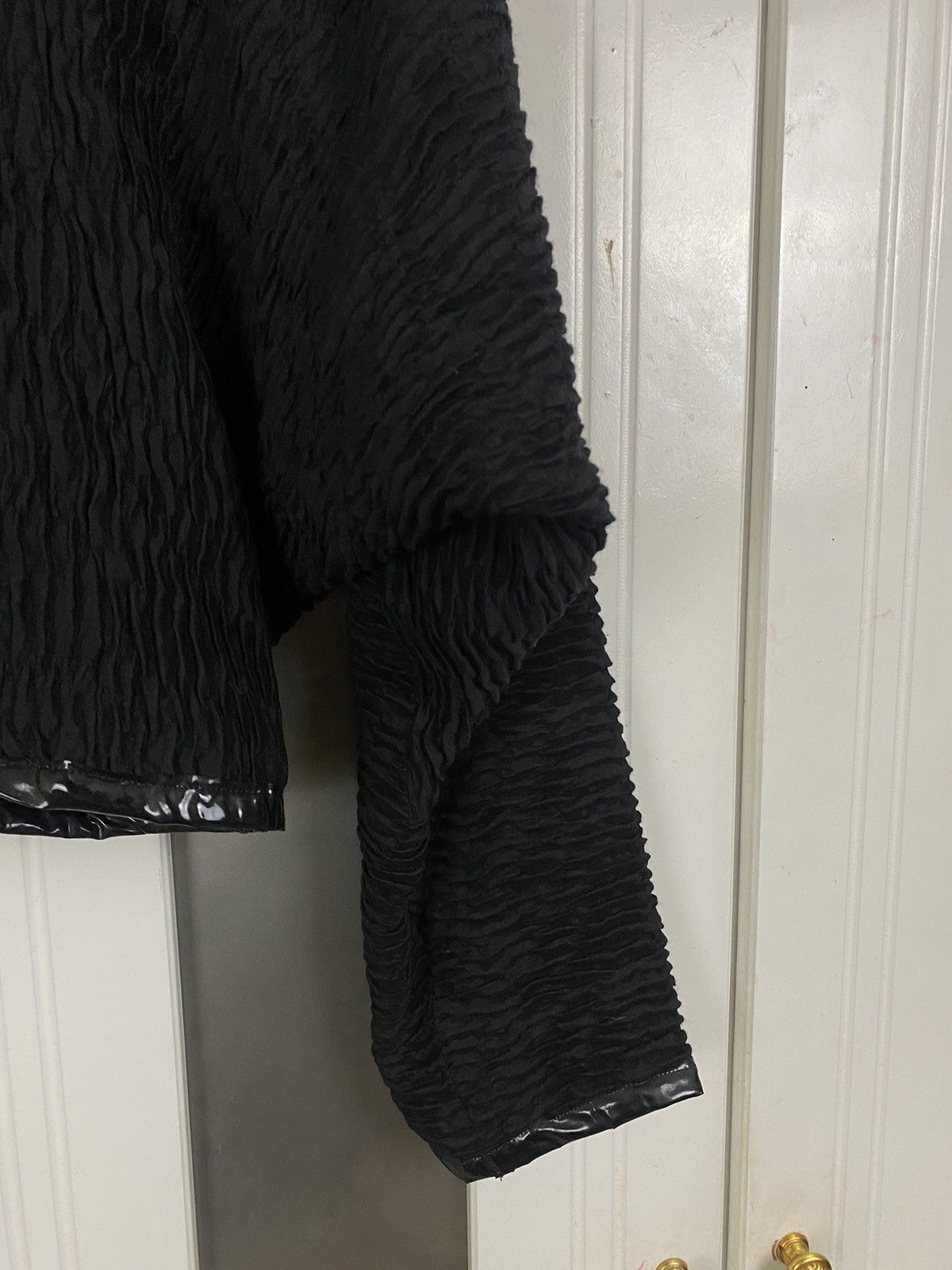 Comme des Garcons AD Winter Comme Des Garcons Pleating Wool/Silk Jacket Size S / US 4 / IT 40 - 5 Thumbnail