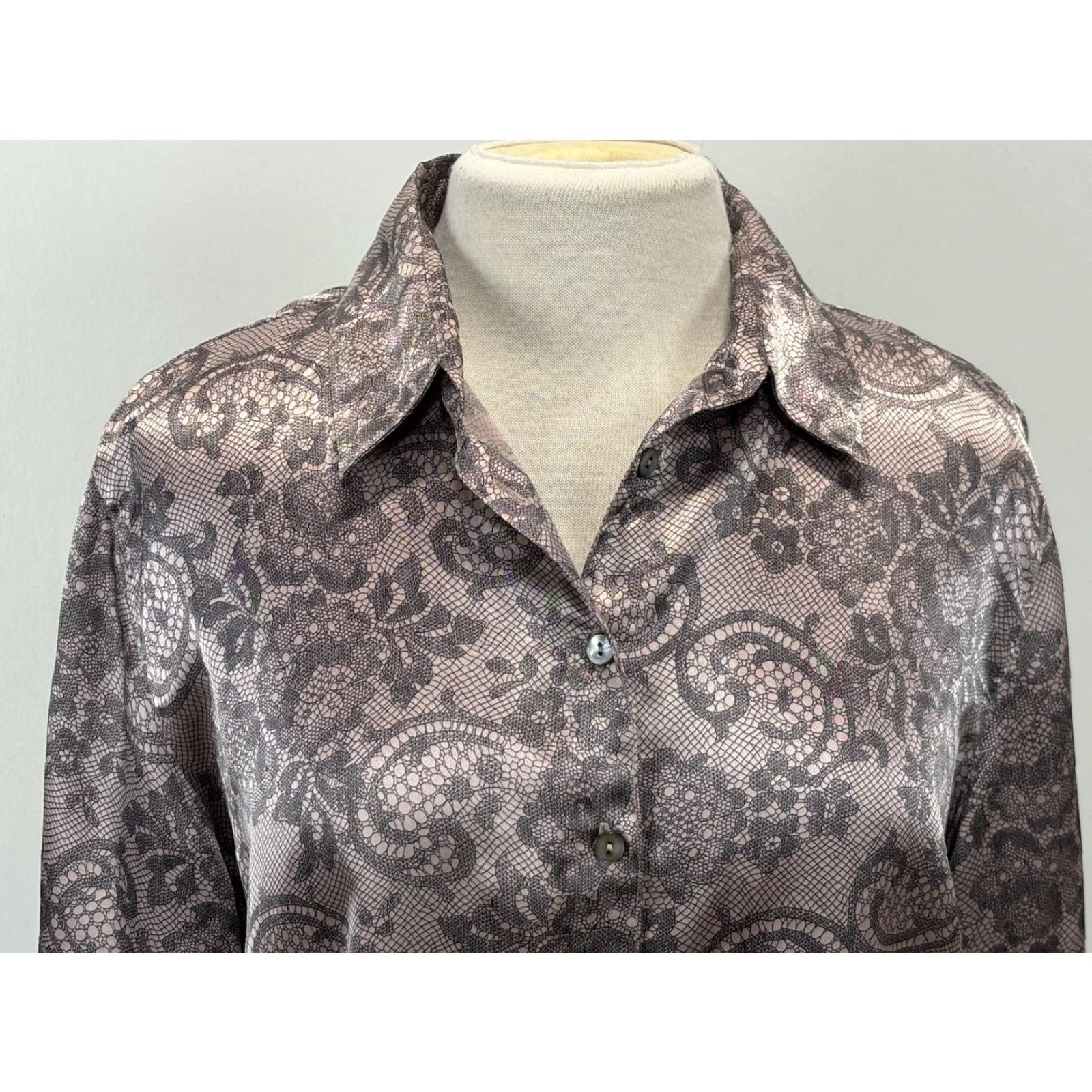 Soft Surroundings Soft Surroundings Button Up Shirt Sz Medium Women’s Pink Grey Paisley Satin Type Congregated for SearchVisibility Size M / US 6-8 / IT 42-44 - 5 Thumbnail