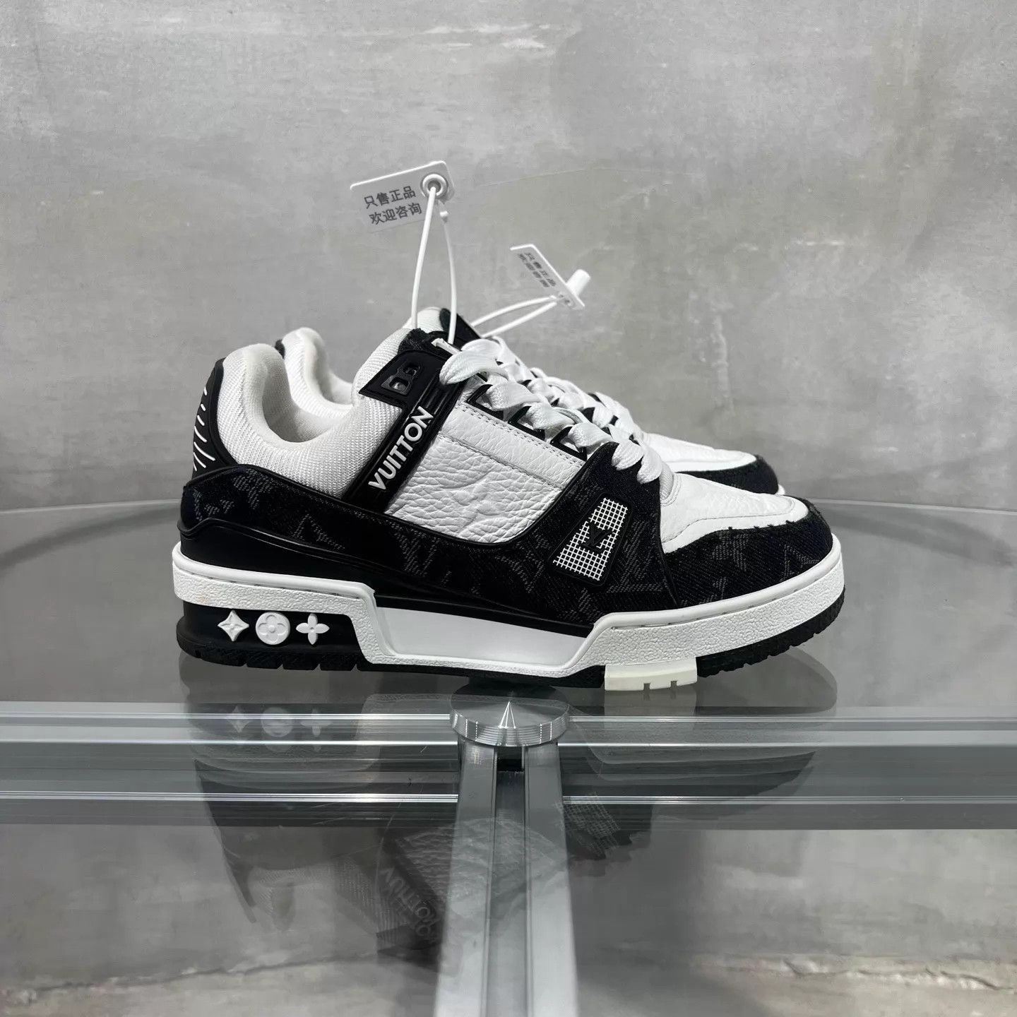 Louis Vuitton LV Trainer Black White Denim 1.5/35.5 Size US 5 / IT 35 - 4 Thumbnail