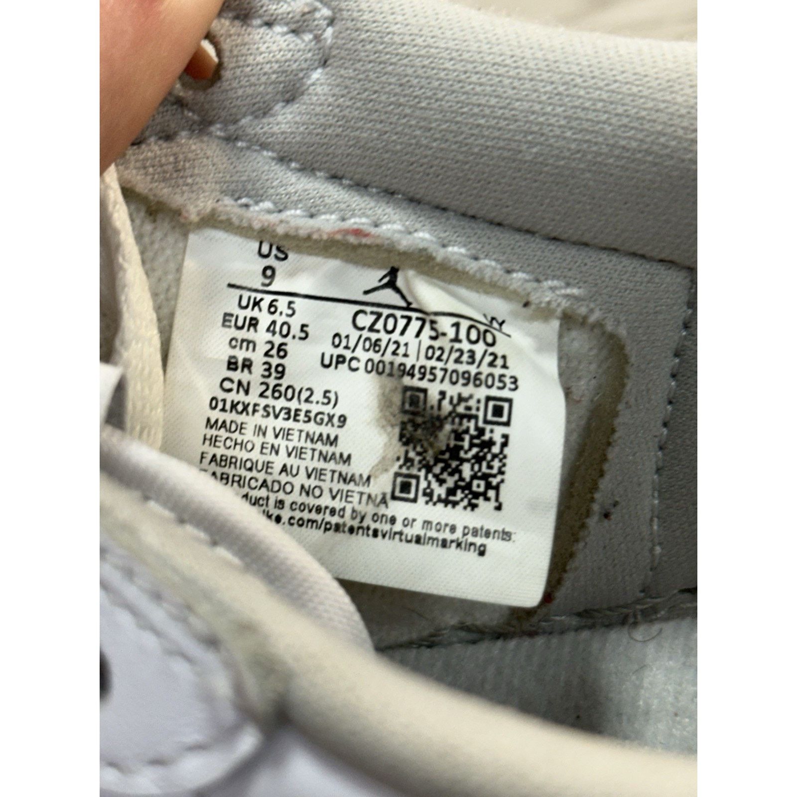 Jordan Brand Air Jordan 1 Retro OG Low Neutral Grey W - Size 9w/7.5m Size US 9 / IT 39 - 7 Thumbnail