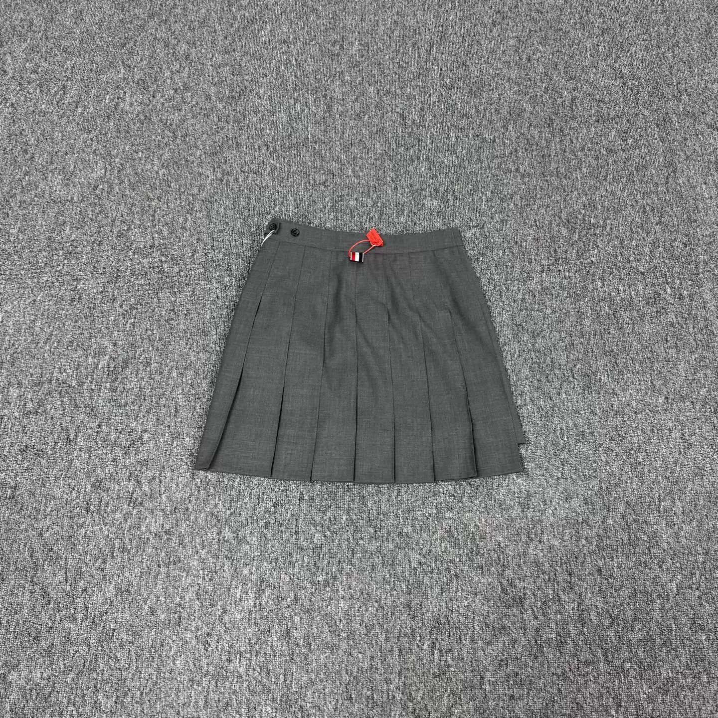 Thom Browne TB Pleated Skirt Gray Red White Blue Stripe 42 Size 28" / US 6 / IT 42 - 2 Thumbnail