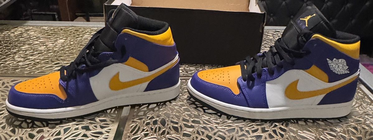 Jordan Brand Nike Air Jordan 1 Mid Lakers Purple University Gold Retro Size US 9.5 / EU 42-43 - 8 Thumbnail