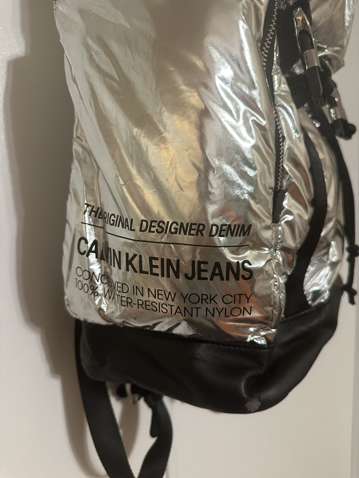 Calvin Klein Silver metallic backpack with detachable fannypack Size ONE SIZE - 2 Thumbnail