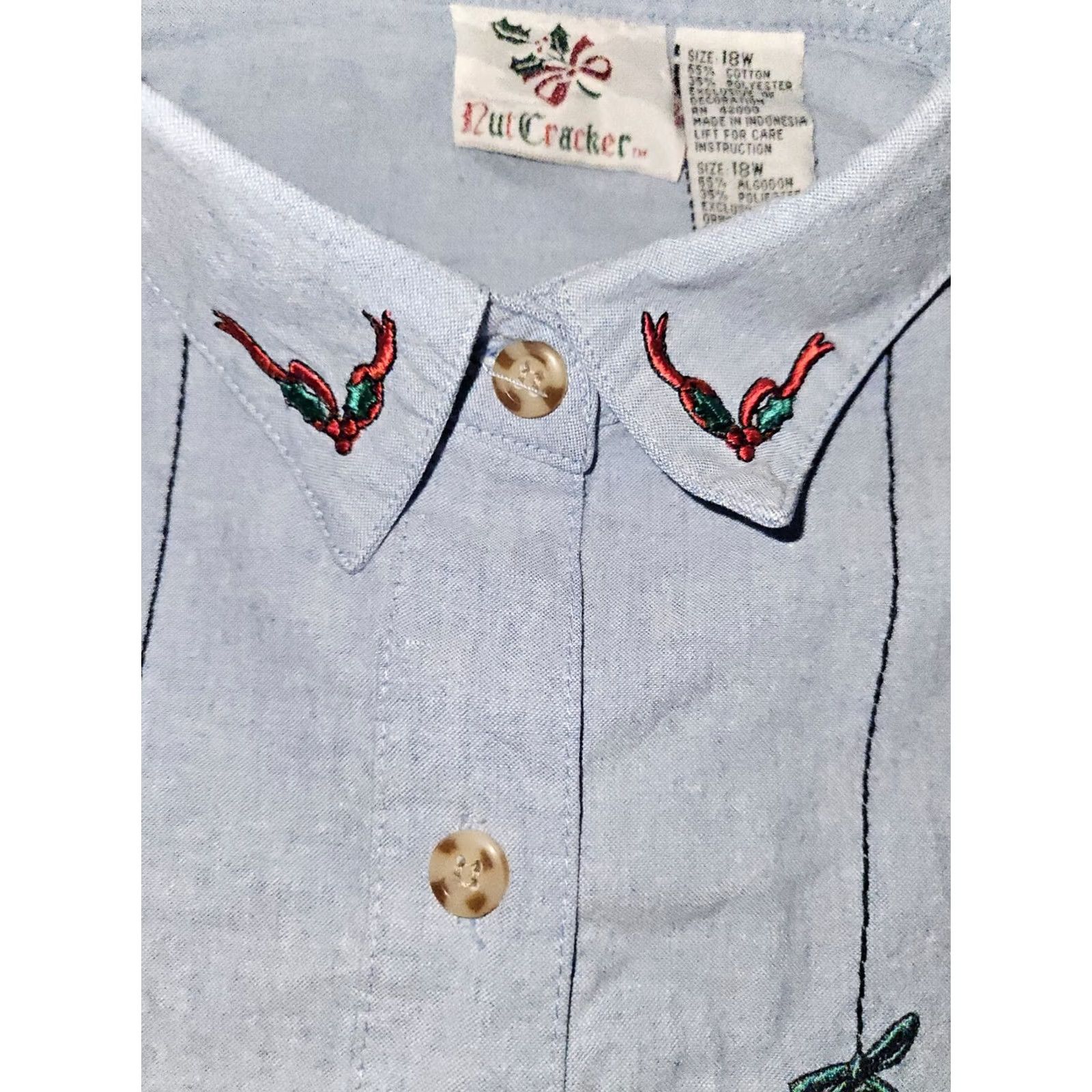 Vintage VINTAGE Nutcracker Shirt Women's 18W Blue Christmas Embroidered Button Up Size XXL / US 16-18 / IT 52-54 - 5 Thumbnail