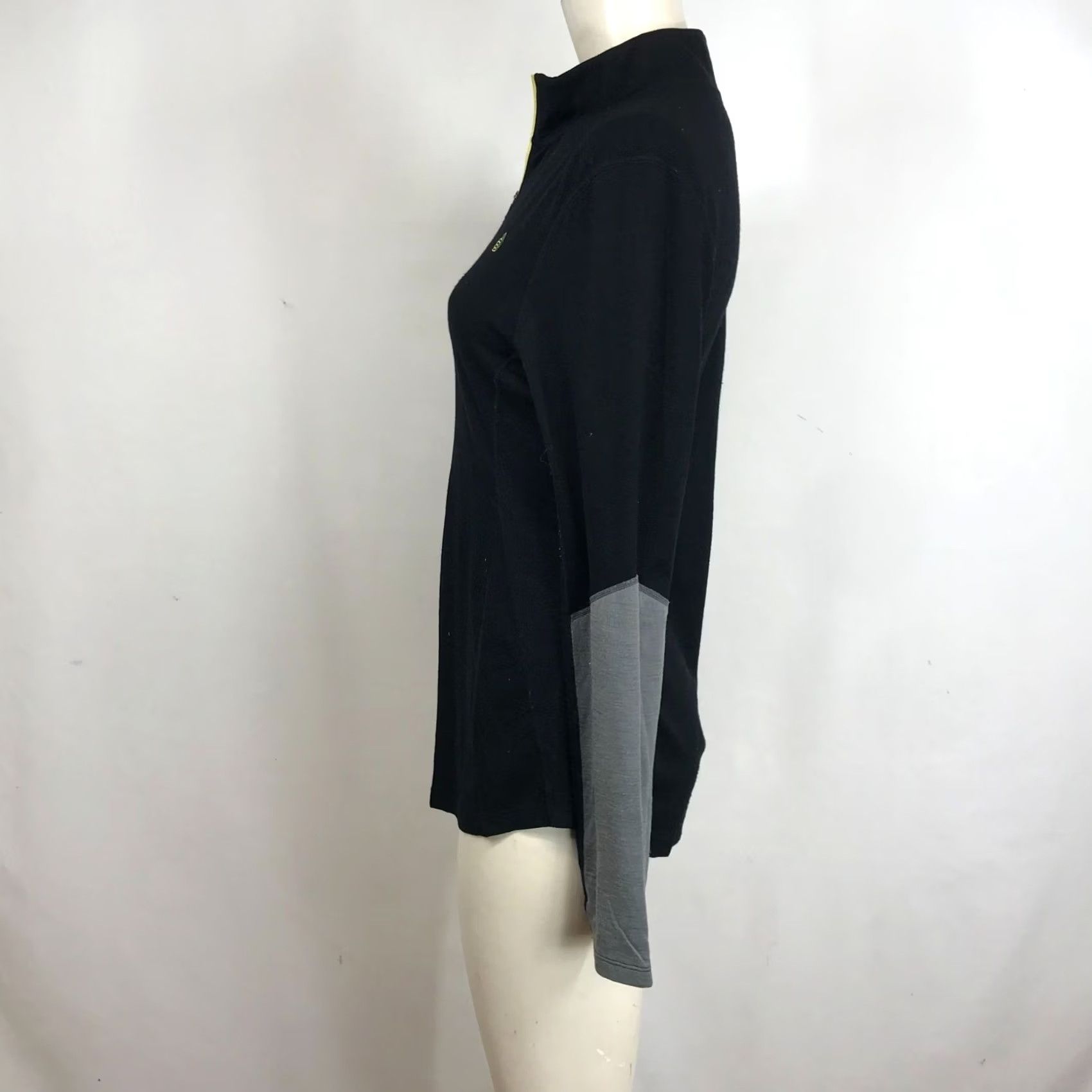 Vintage TREWGEAR - Womens Medium - Black Long Sleeve Lightweight Merino 1/4 Zip Shirt Size M / US 6-8 / IT 42-44 - 7 Thumbnail