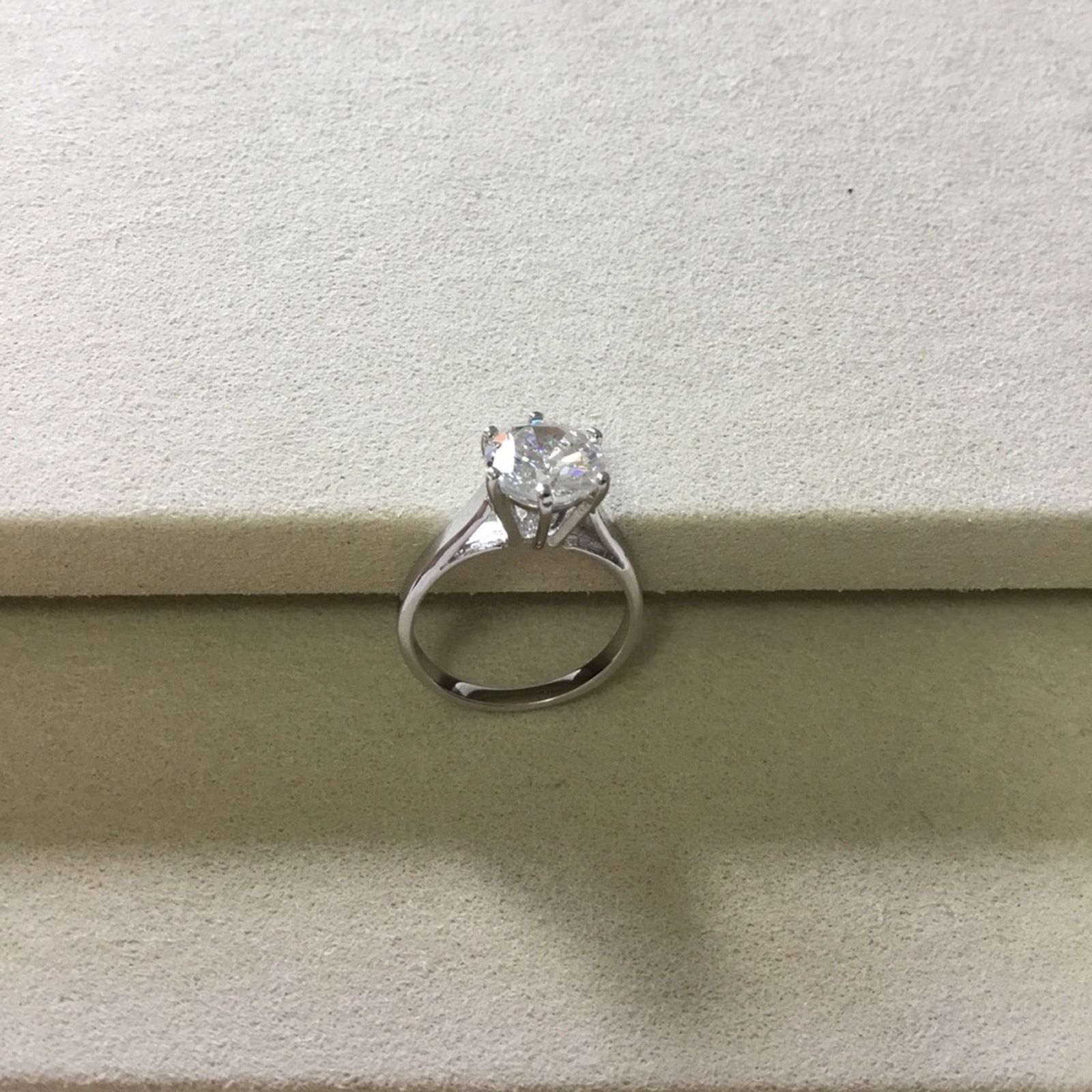 Other Sterling Silver Crystal Solitaire Ring Size ONE SIZE - 7 Thumbnail