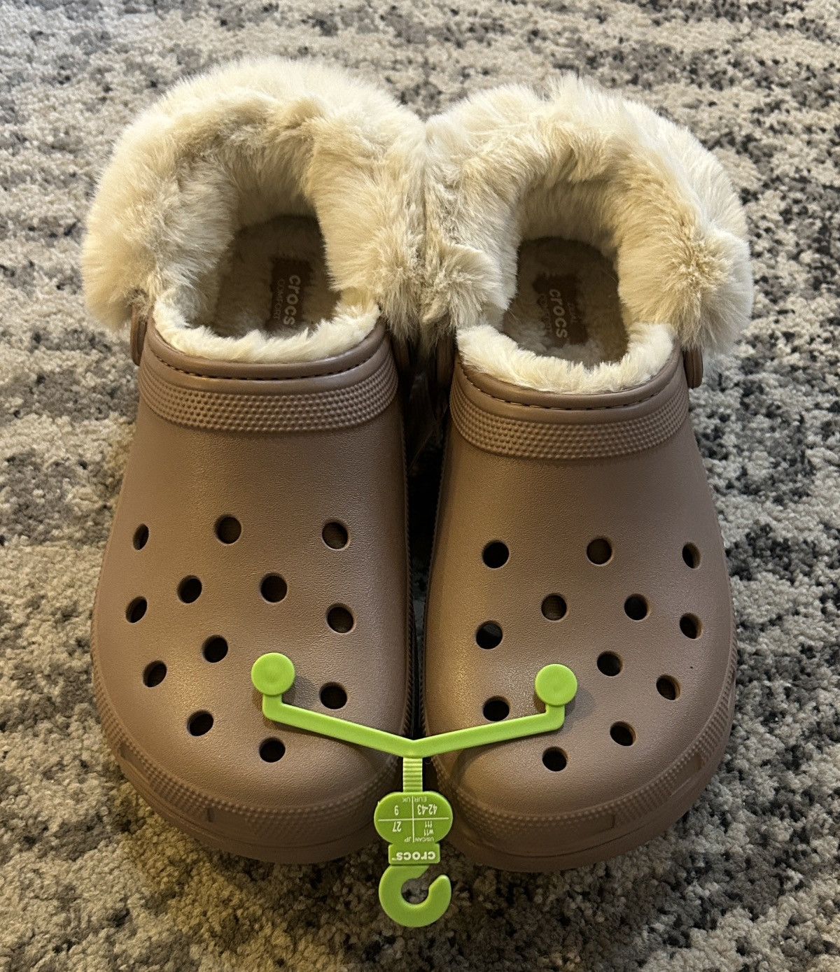 Crocs Crocs Classic Platform Fuzz Lined Clog Latte W11 M9 Size US 11 / IT 41 - 2 Thumbnail