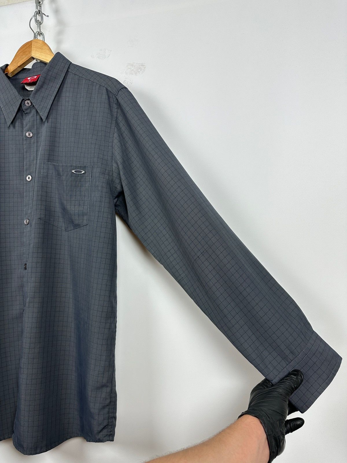 Oakley Vintage Oakley Software Metal Logo Long Sleeve Button Shirt Size US S / EU 44-46 / 1 - 11 Thumbnail